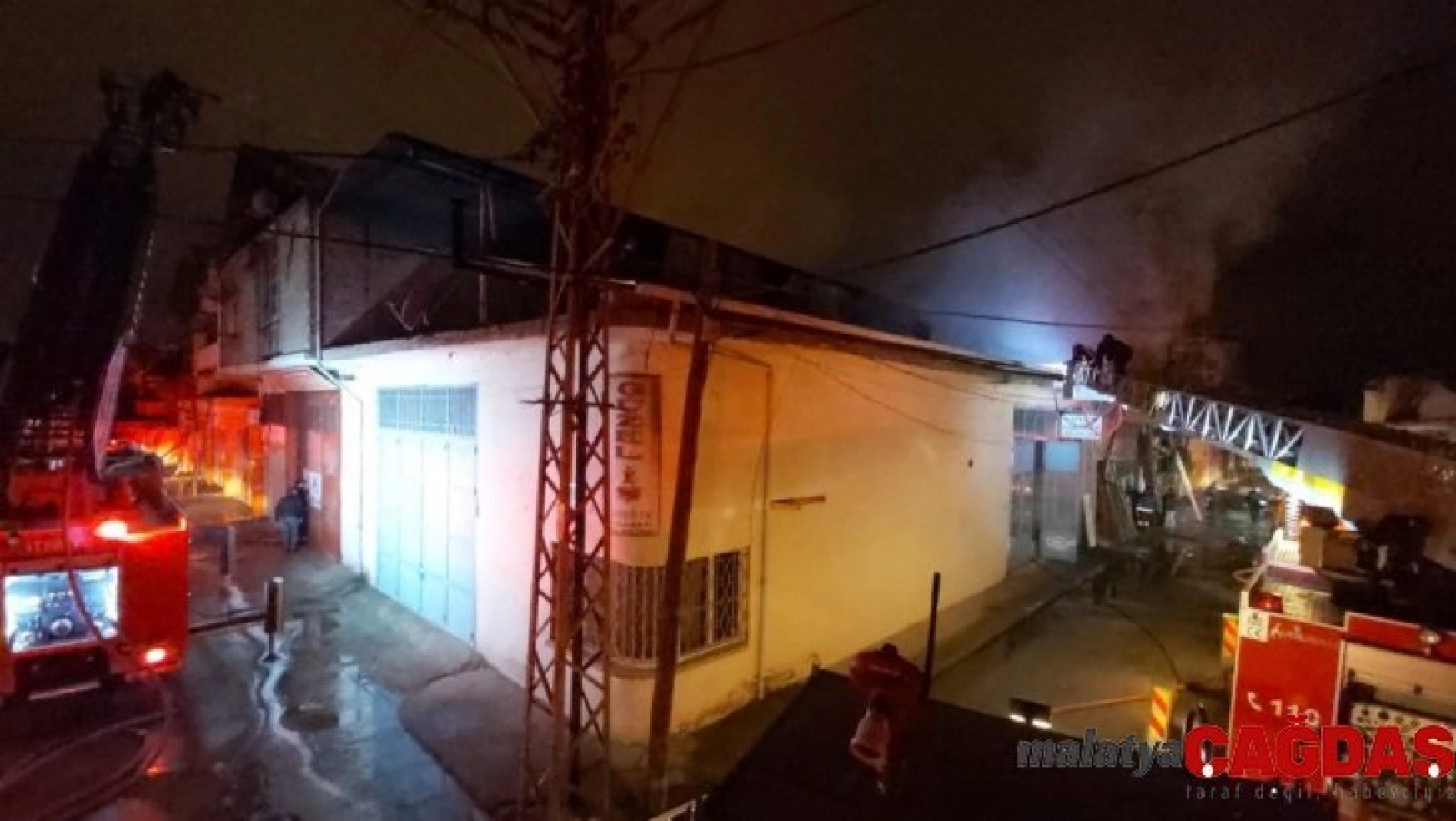 Malatya'da iş yeri yangını korkuttu