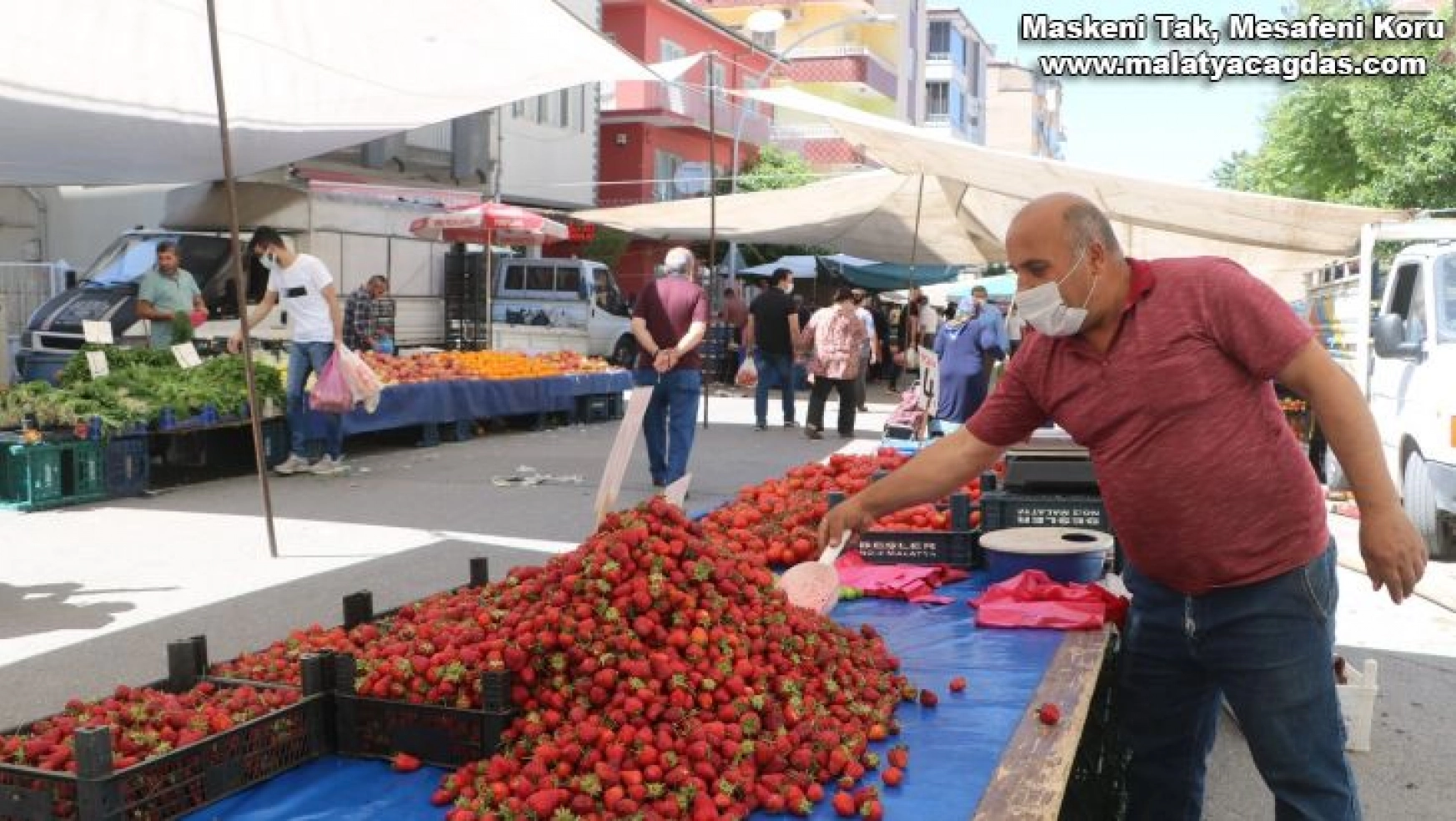 Malatya'da semt pazarı kuruldu