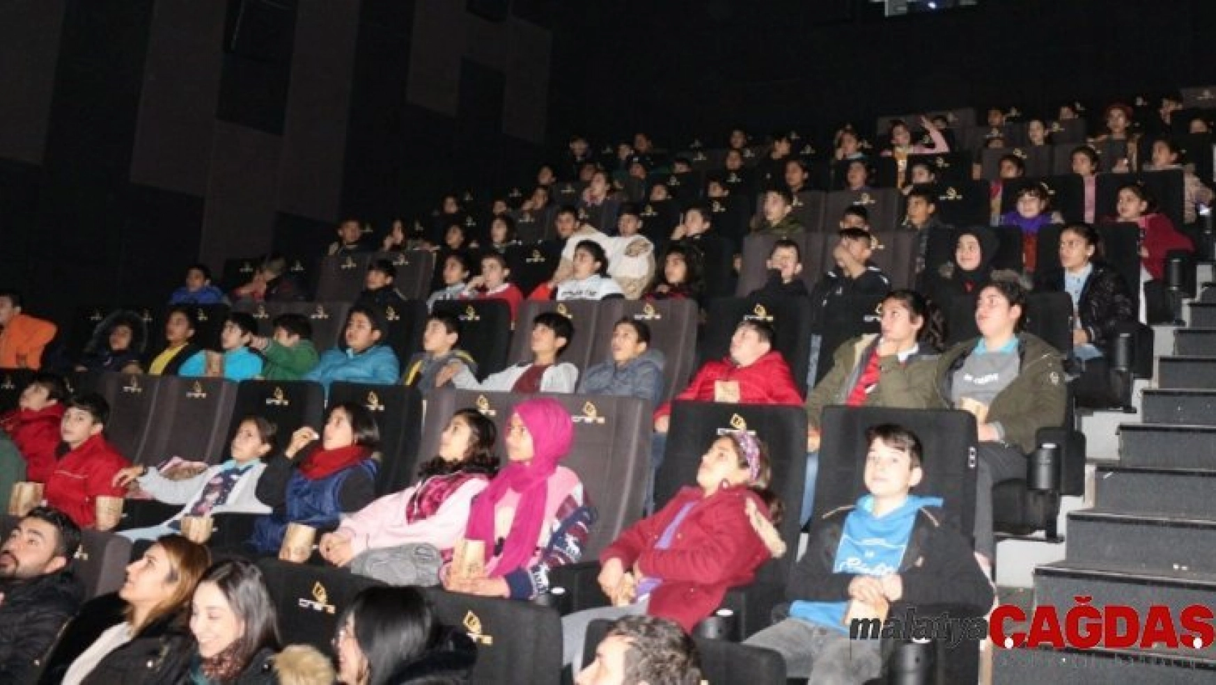 Manisa'da bin 260 gence Sarıkamış temalı film izletildi