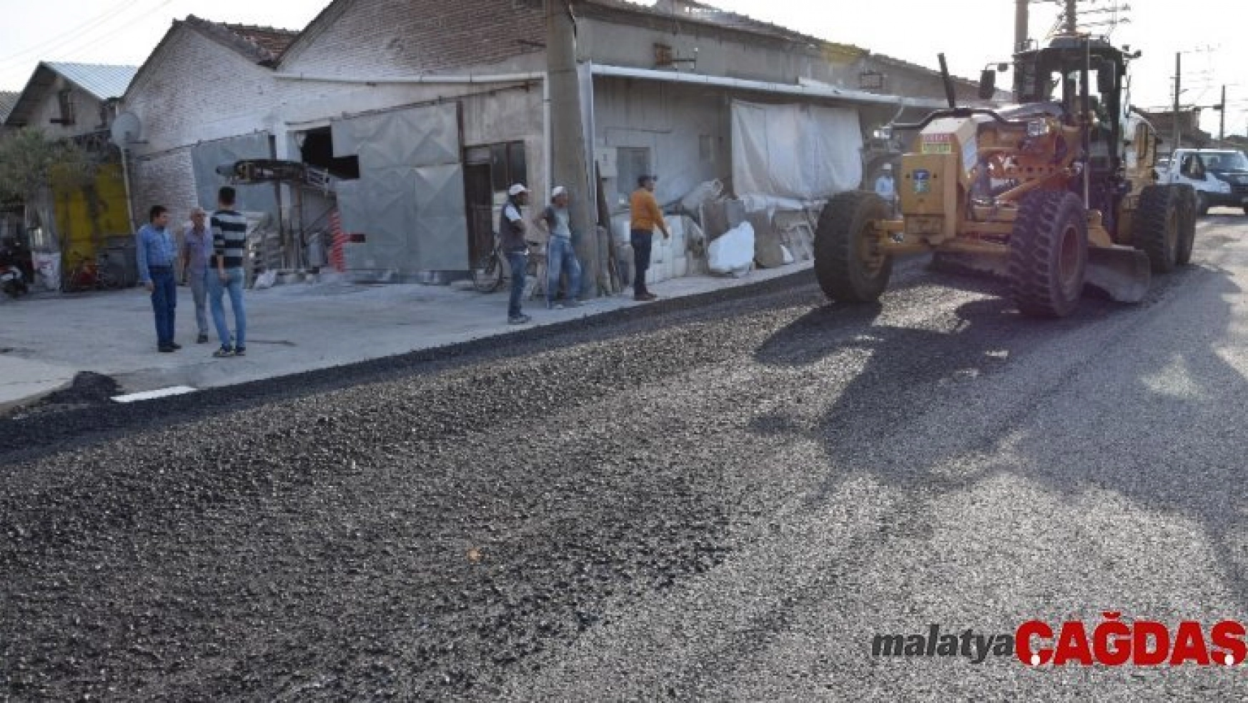 Marangozlar Sitesi ile Çay Deresinde asfalt çilesi bitiyor