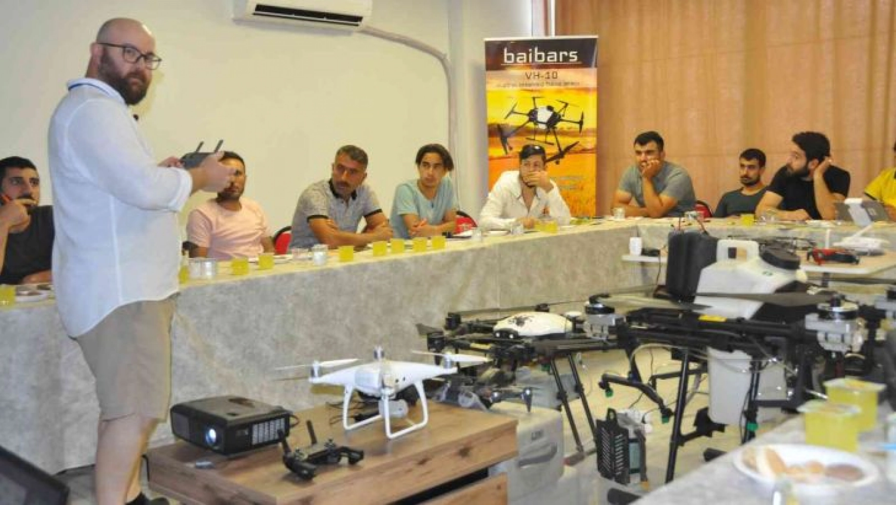 Mardin'de çiftçiler insansız hava aracı pilotu olmak için eğitiliyor