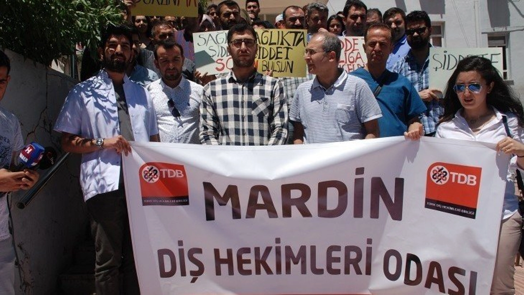 Mardin'de doktora şiddet protesto edildi