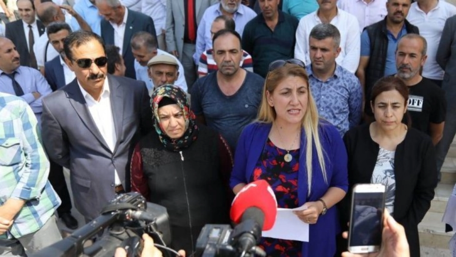 Mardin'den, Diyarbakır'da evlat nöbeti tutan alilere destek