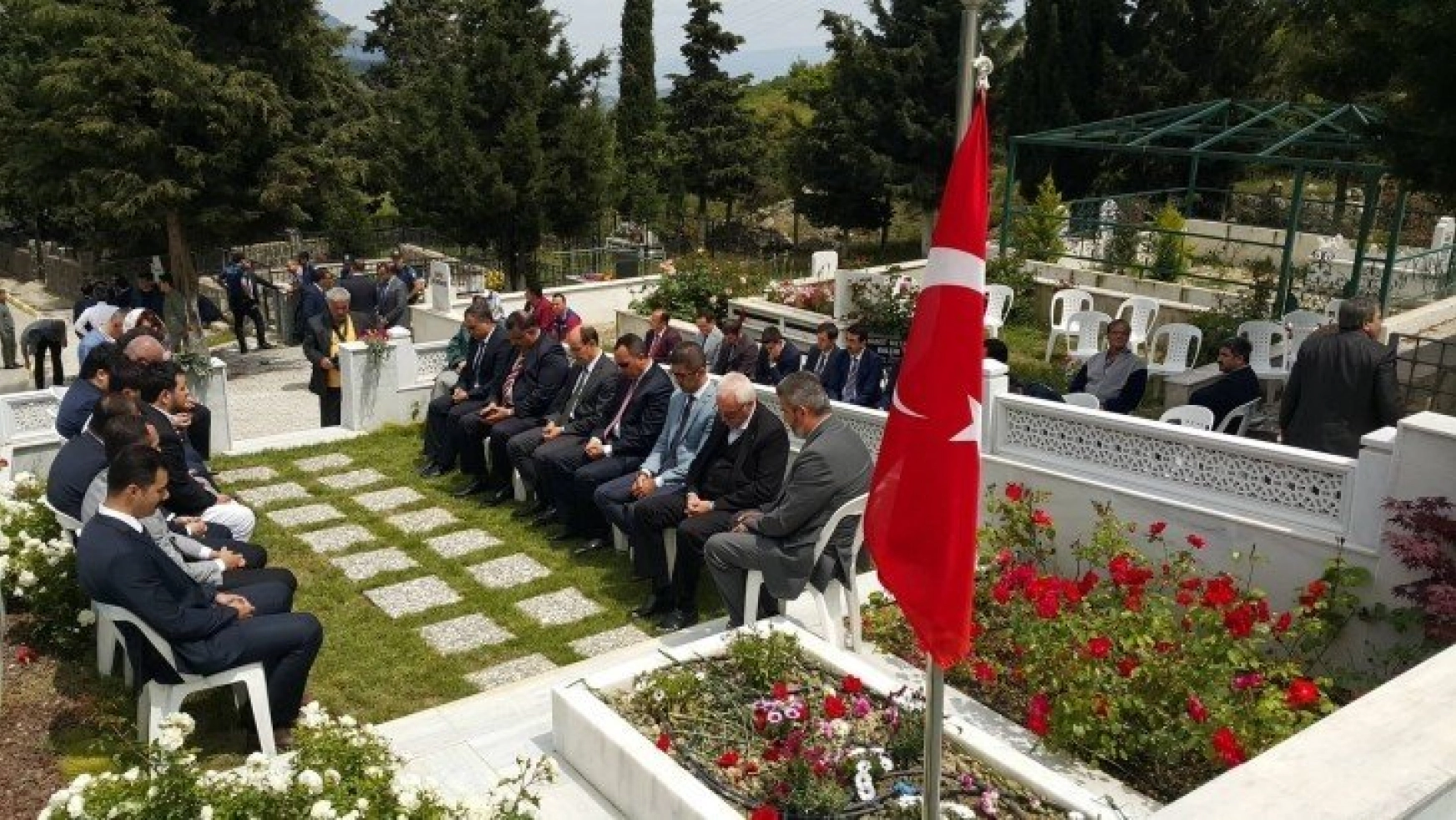 Merhum Başsavcı Mustafa Alper, Söke'deki kabri başında anıldı
