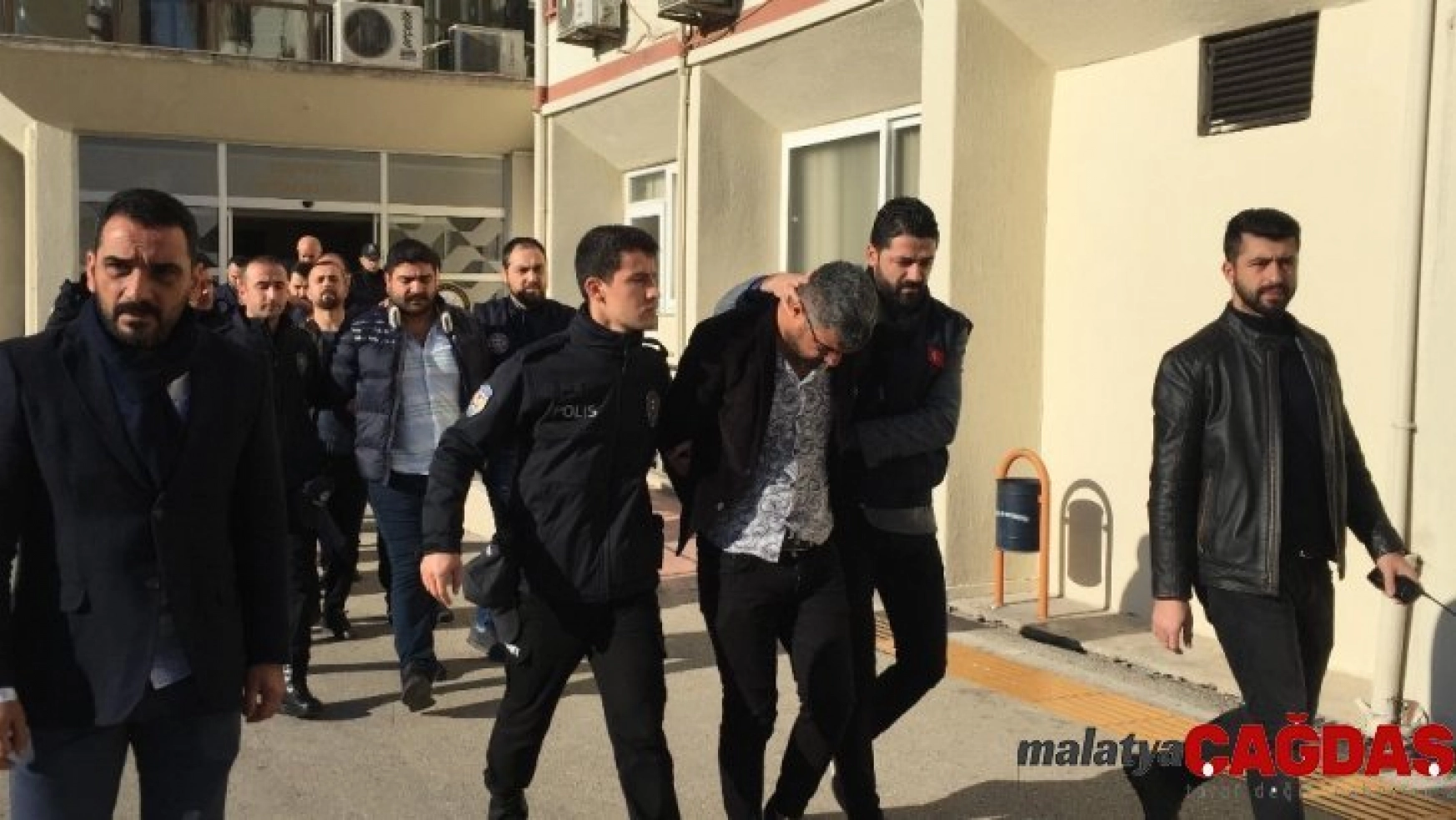 Mersin'deki tefecilik operasyonunda 2 kişi tutuklandı