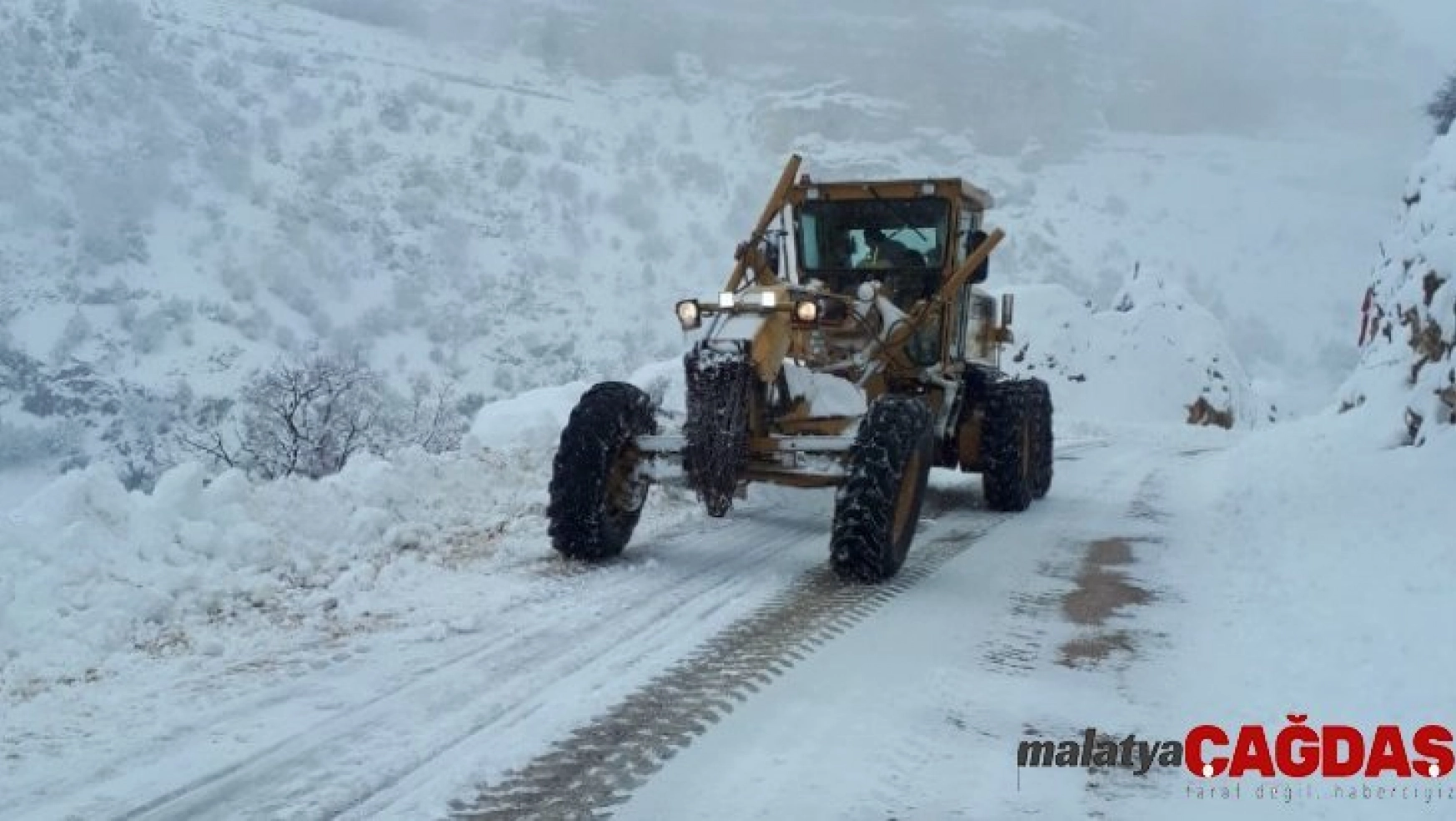 Mersin'in yüksek kesimlerinde karla mücadele sürüyor