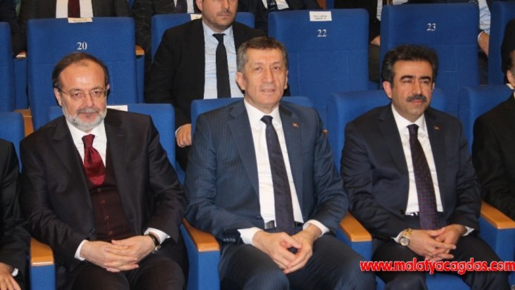 Milli Eğitim Bakanı Selçuk, Diyarbakır'da öğretmenlerle bir araya geldi