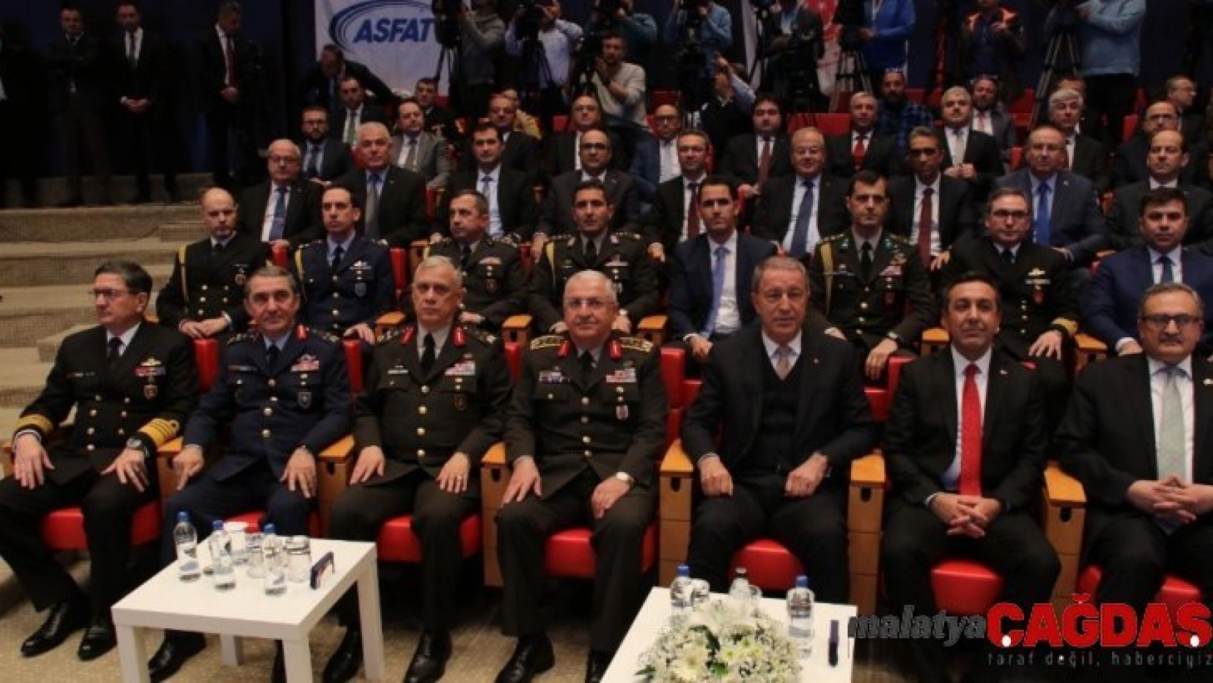 Milli Savunma Bakanı Akar: 'Türkiye terörle mücadelede yalnız bırakıldı'