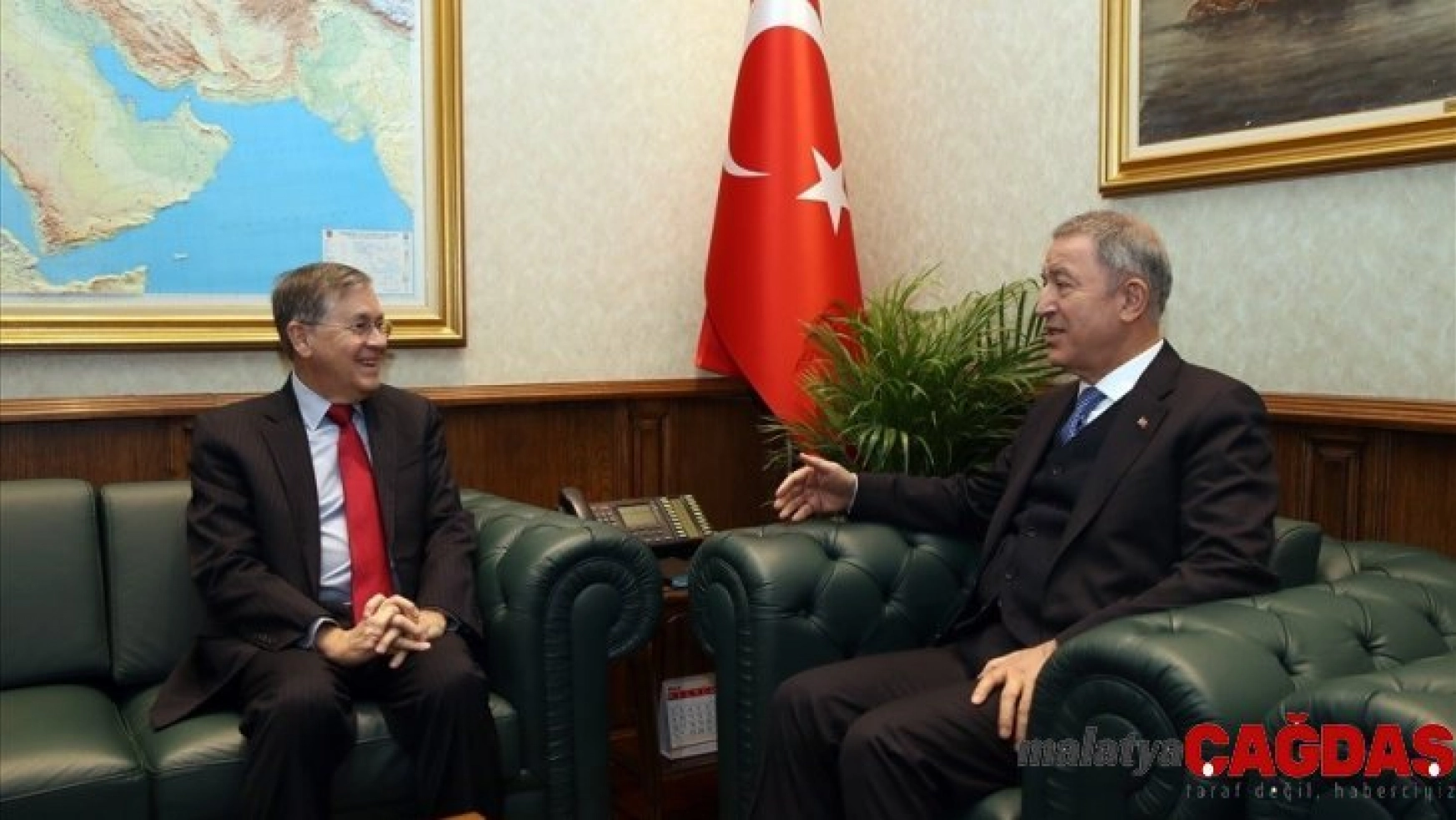 Milli Savunma Bakanı Hulusi Akar, ABD'nin Ankara Büyükelçisi David M. Satterfield'i kabul etti.