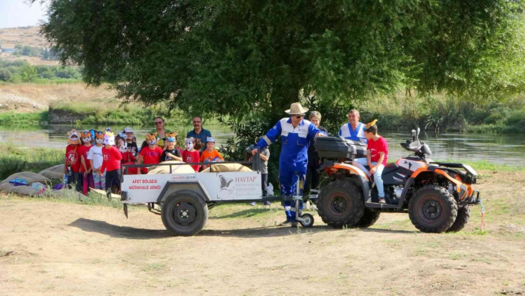 Minik öğrencilerin Emekli Hayvanlar Çiftliği'nde ATV ile safari keyfi