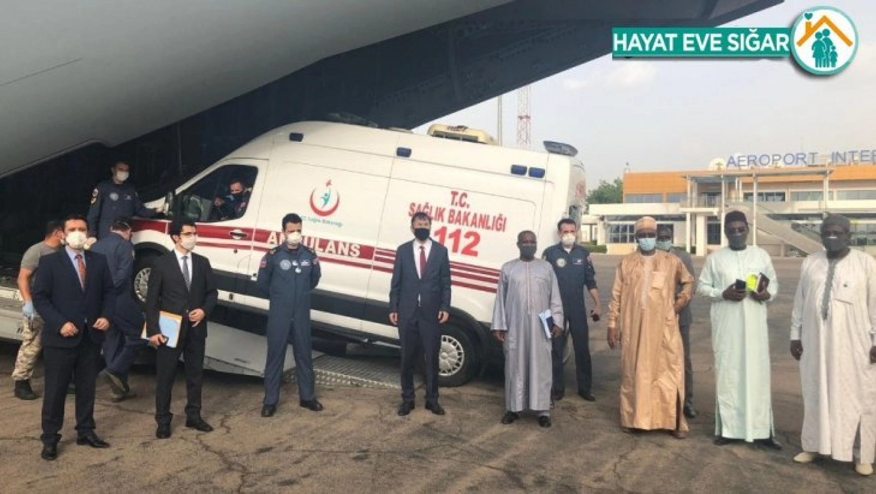 Tıbbi yardım malzemelerini taşıyan uçak Çad'a indi