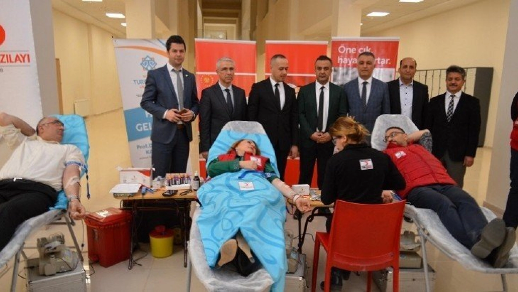 MTÜ'den Türk Kızılay'ına Kan Bağışı