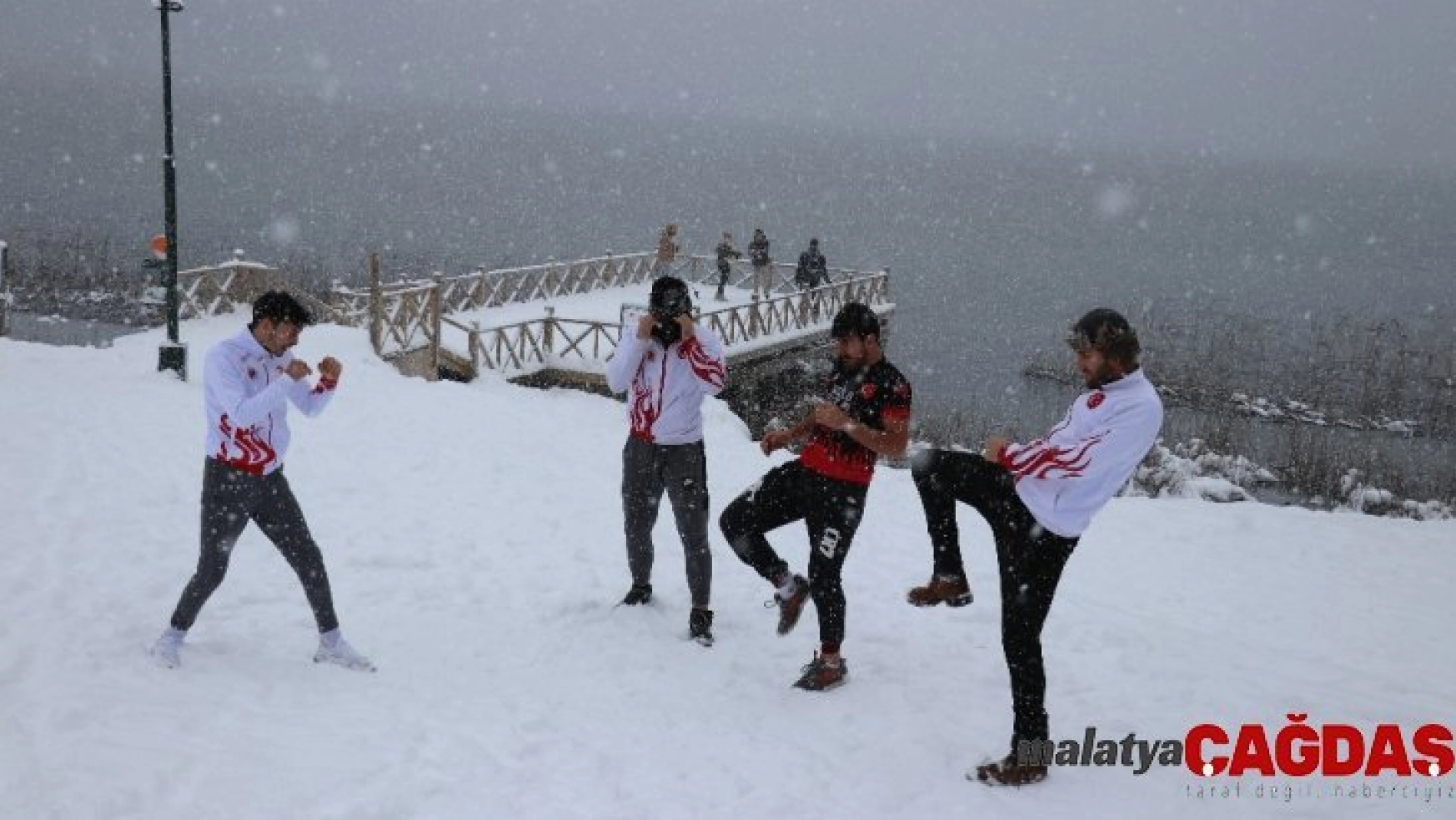 Muay Thai Milli Takımı, dondurucu soğukta Abant'ta antrenman yaptı