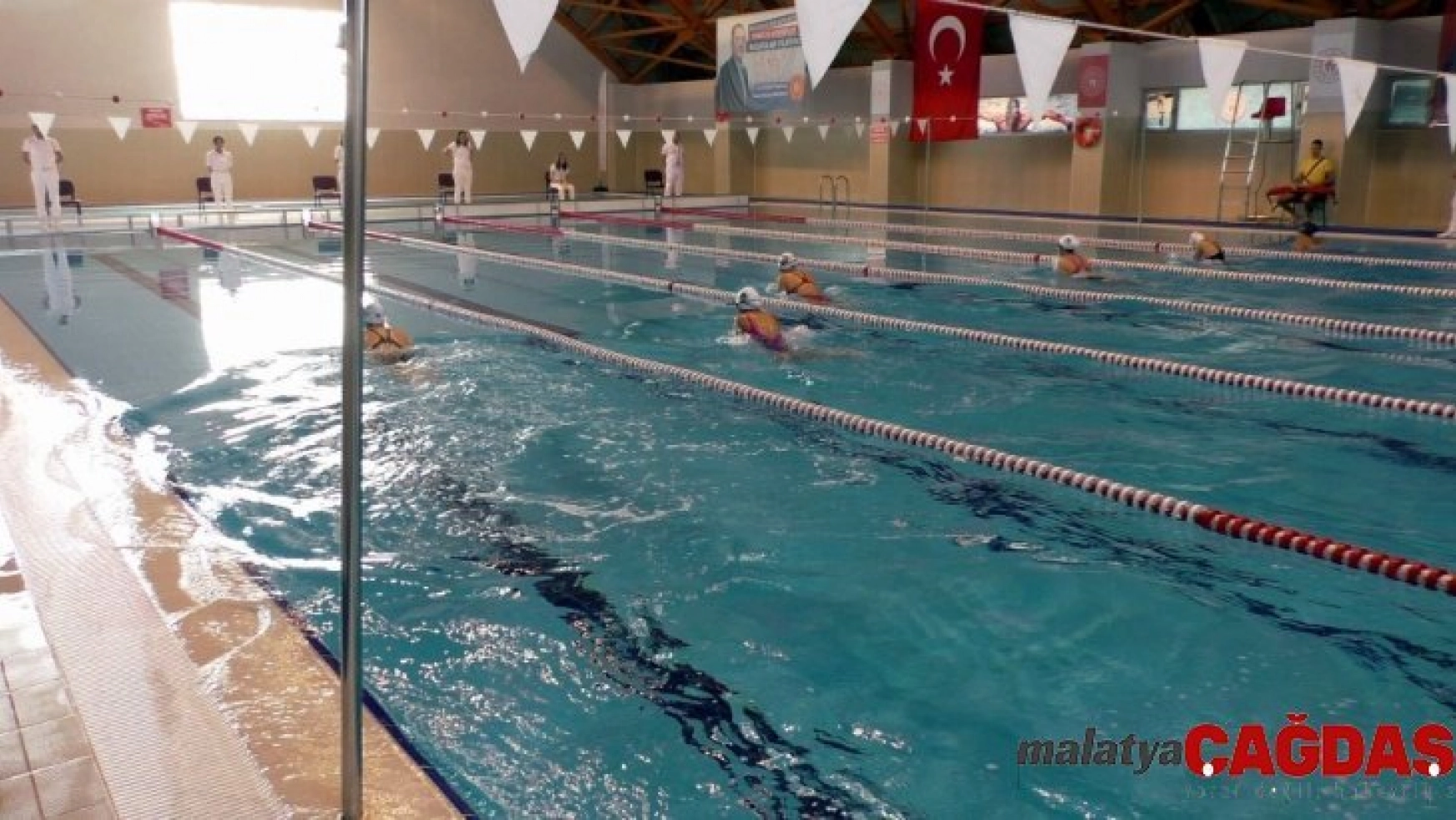 Nazilli'de ilk kez yüzme yarışları düzenlendi