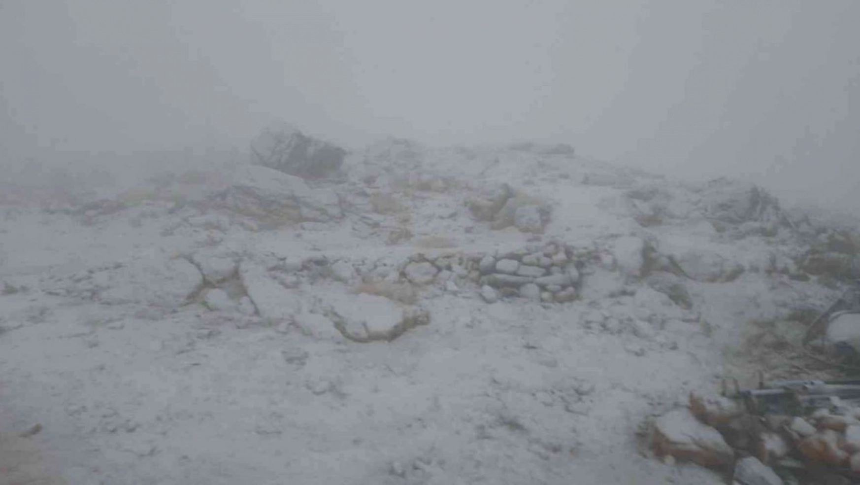 Nemrut Dağı'nda kar yağışı başladı