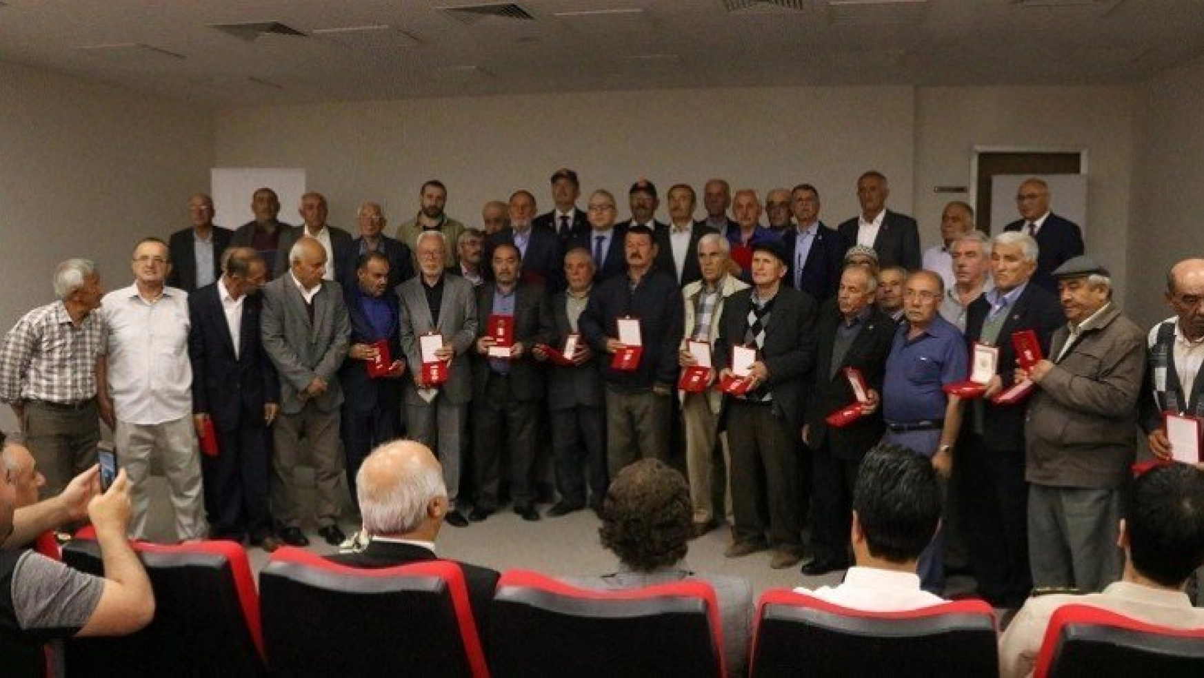 Niğde'de 39 Kıbrıs gazisine Madalya verildi