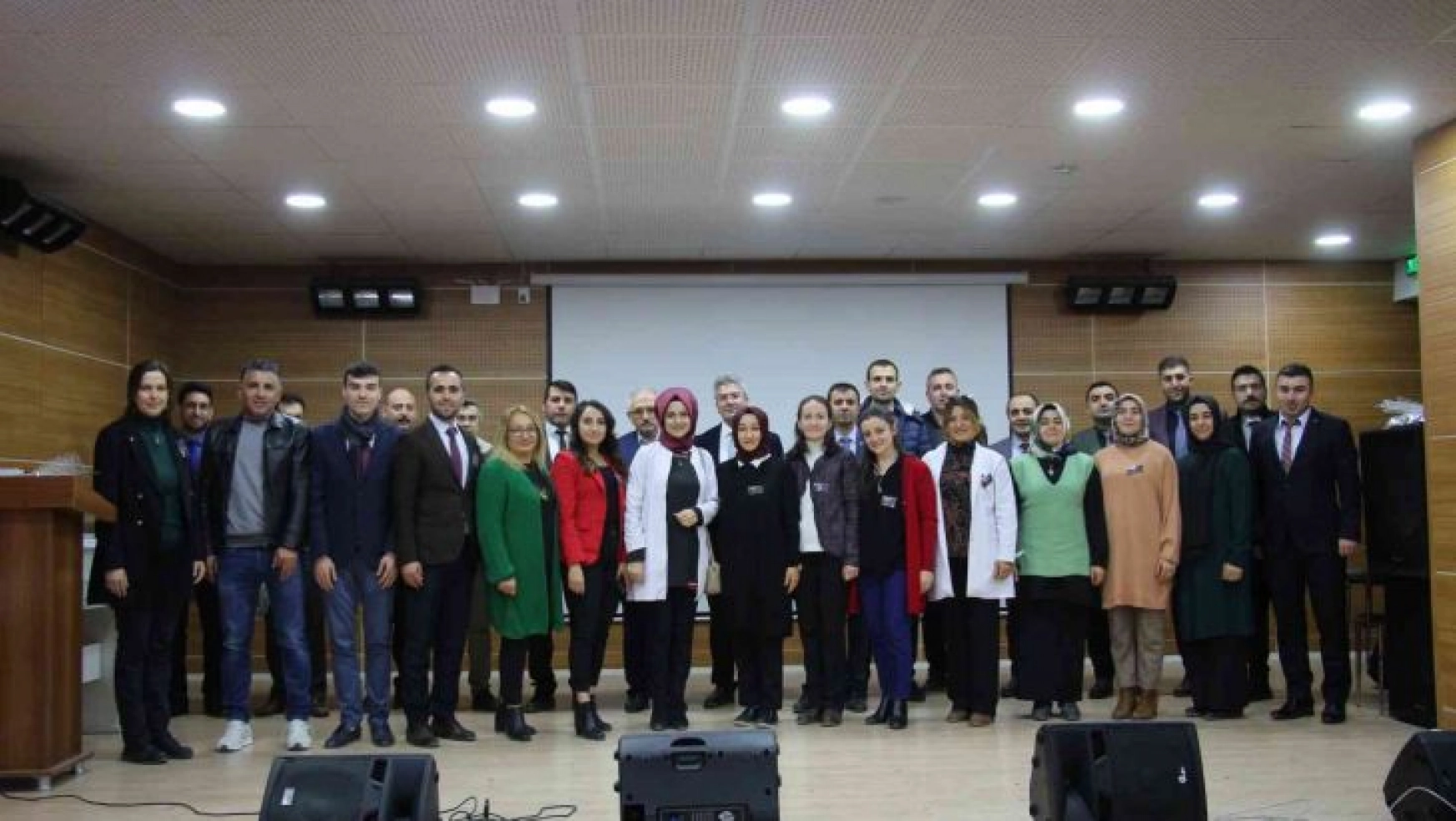 Oltu Mehmet Akif Ersoy İlkokulu'ndan Öğretmenler Günü'ne yakışır kutlama