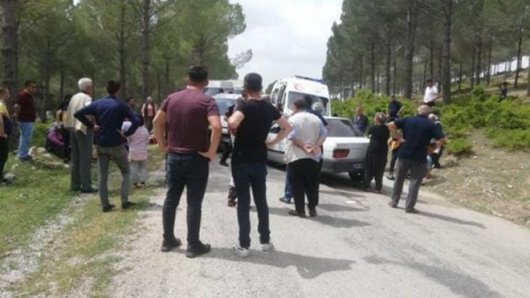 Osmaniye'de hafif ticari araç ile otomobil çarpıştı: 4 yaralı