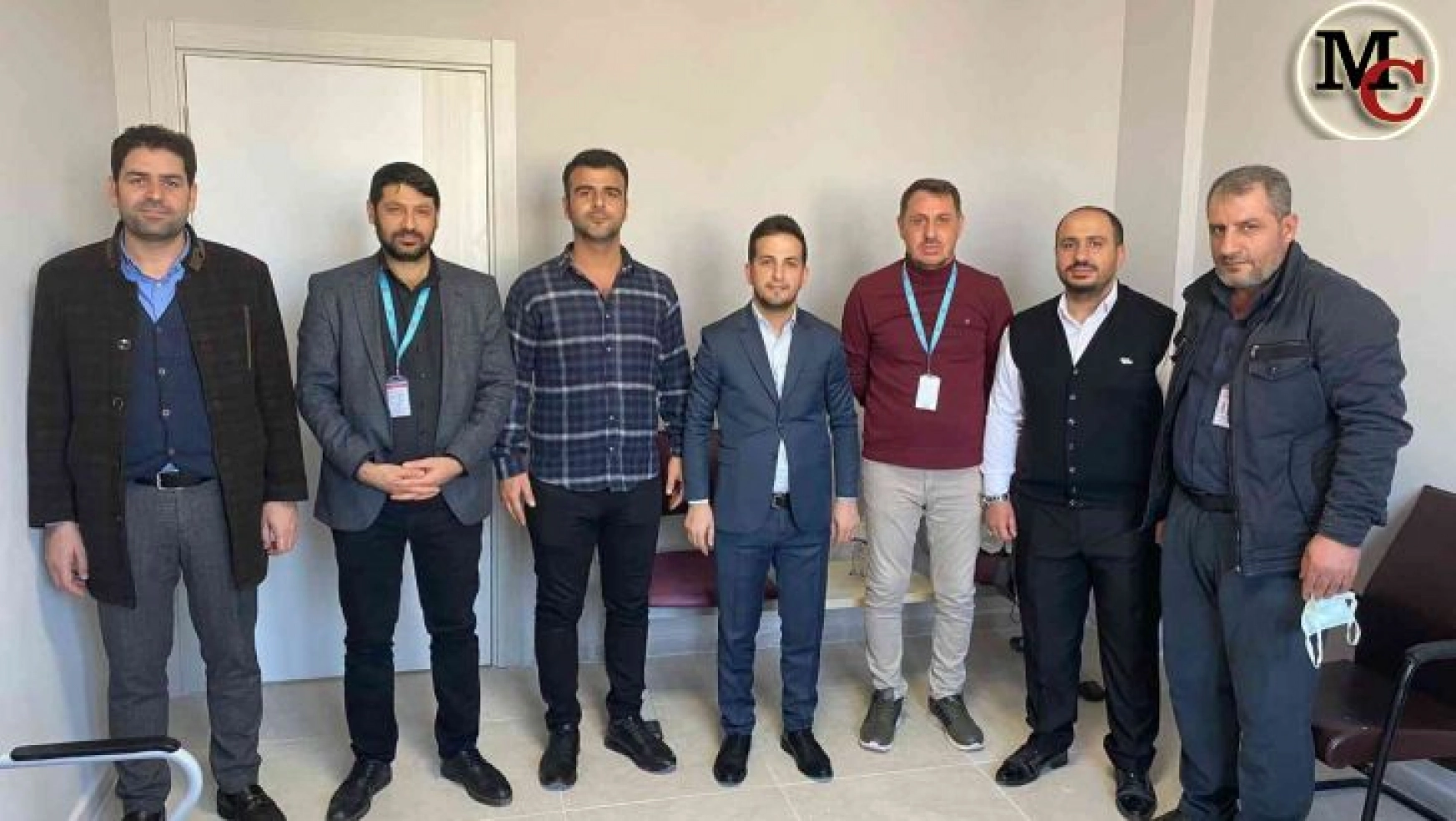 Öz Sağlık İş Sendikası Diyarbakır Şube Başkanı Aküzüm tıbbi sekreterlerle bir araya geldi