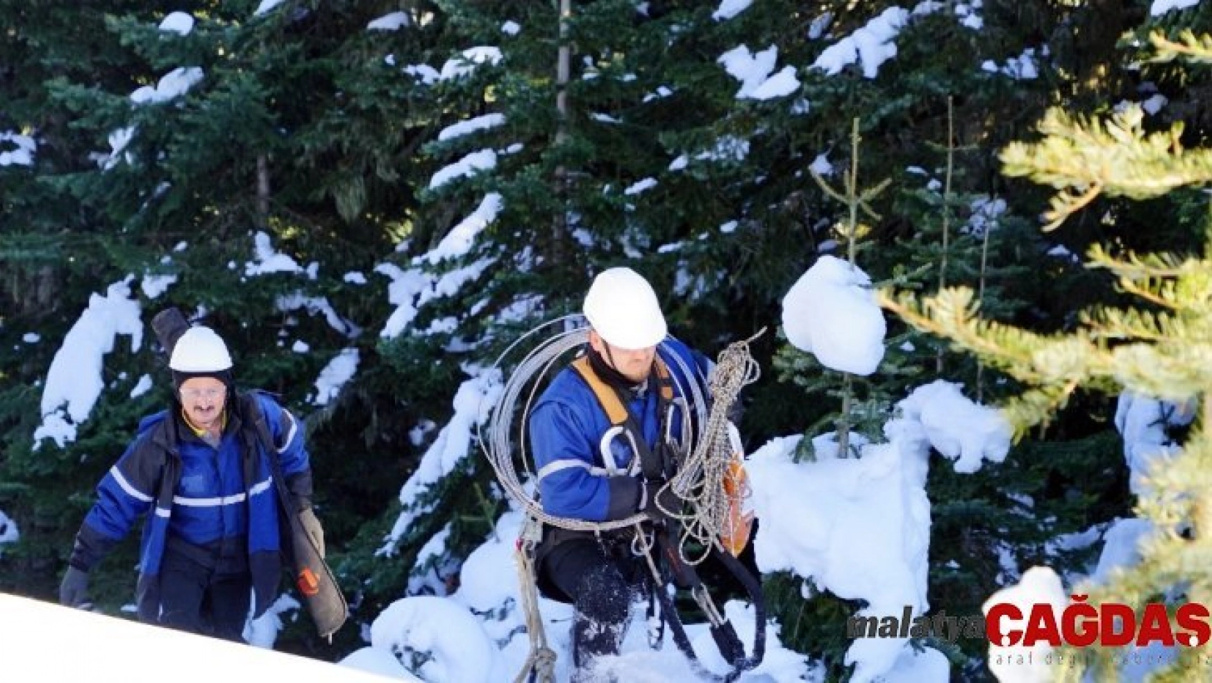 2600 rakımda 1,5 metre karda Başkent EDAŞ ekiplerinin zorlu mücadelesi