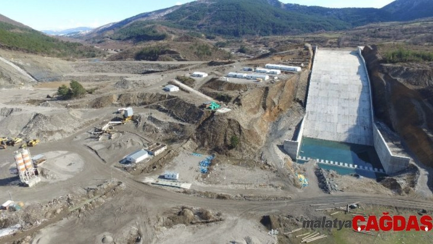 (Özel) 3 şehre hizmet verecek olan barajda çalışmalar devam ediyor