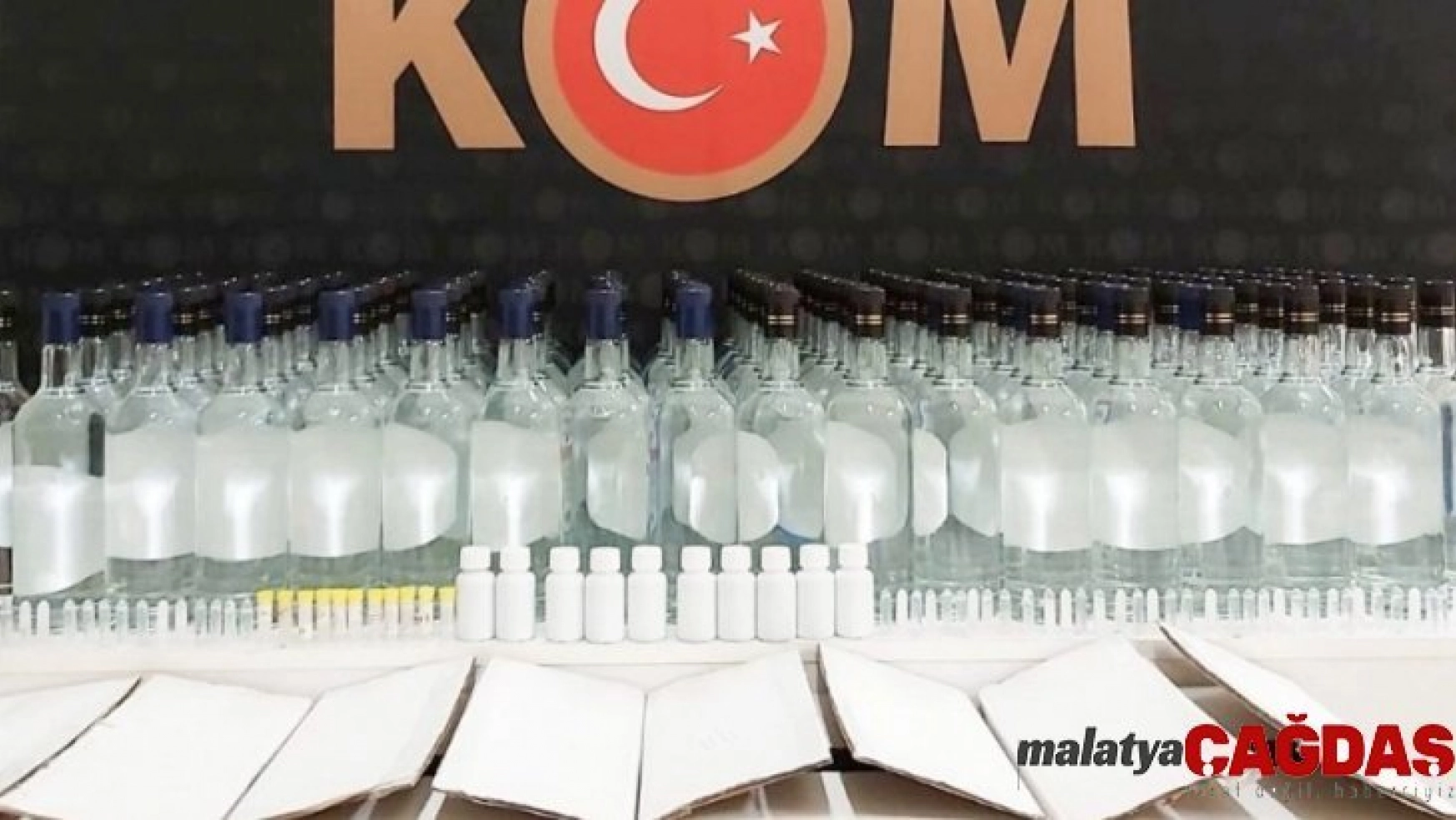 Polisin şüphelendiği araçtan 168 şişe kaçak alkol çıktı