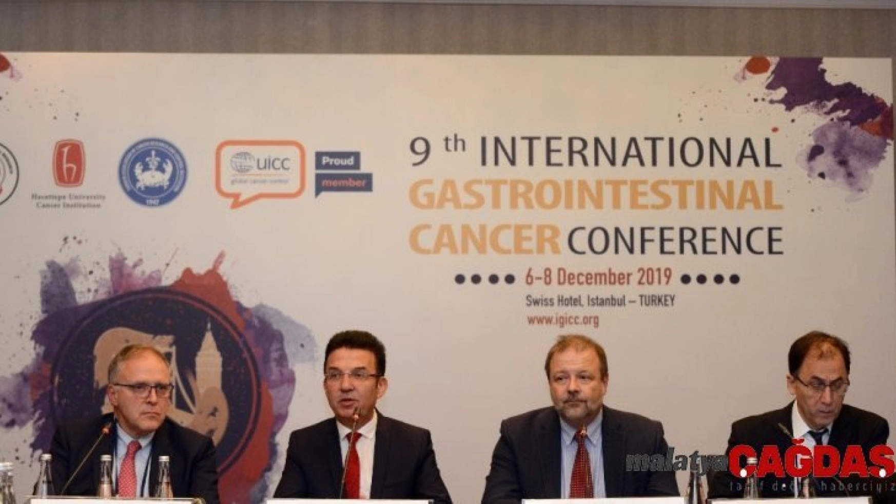 Prof. Dr. Tezer Kutluk: 'Sindirim sistemi kanserlerinden korunmak için günde 10 bin adım atın'