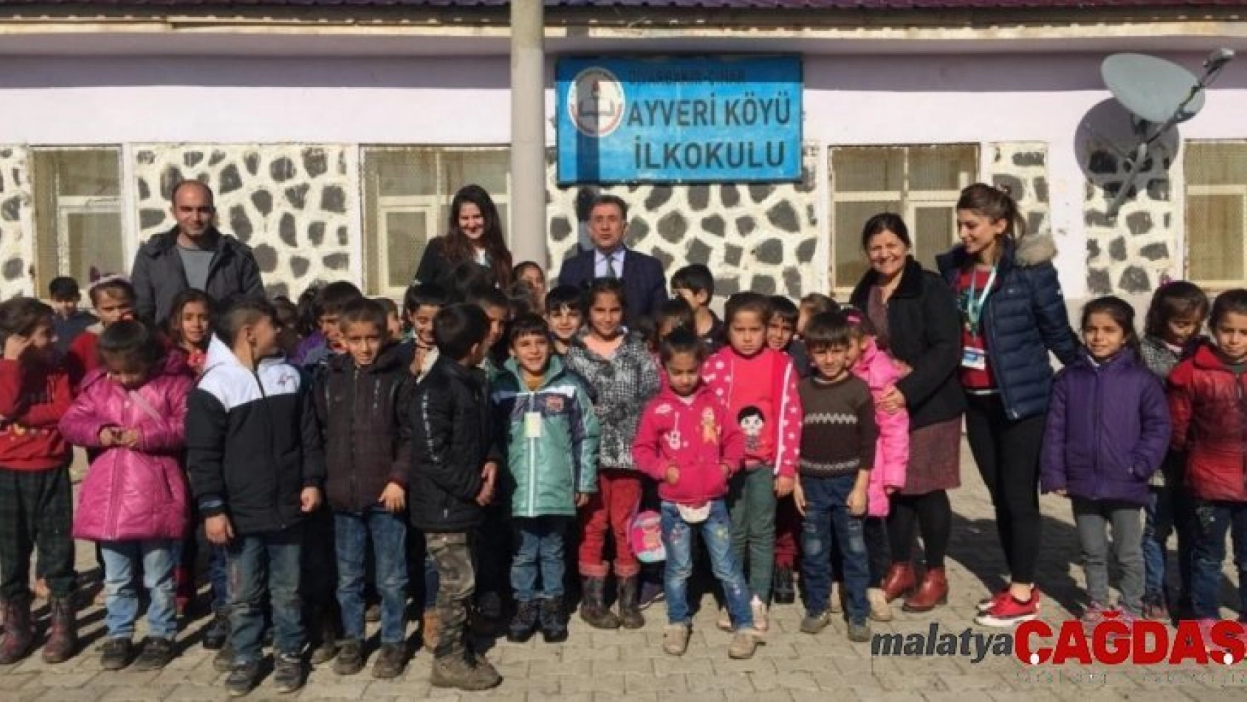 Radikal Okulları'ndan Çınar'daki öğrencilere yardım eli