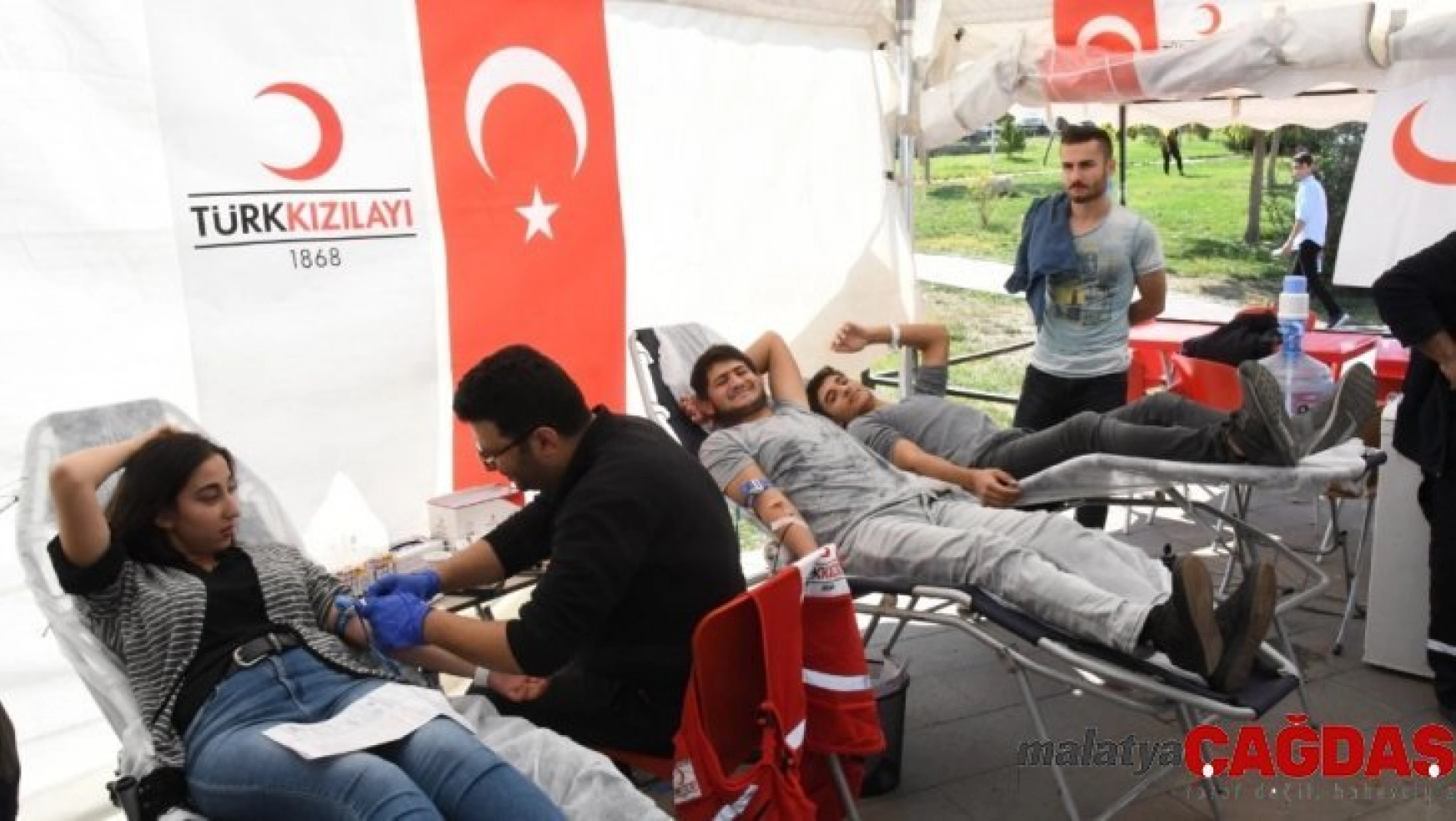 Rektör Turgut'tan kan bağışı kampanyasına destek
