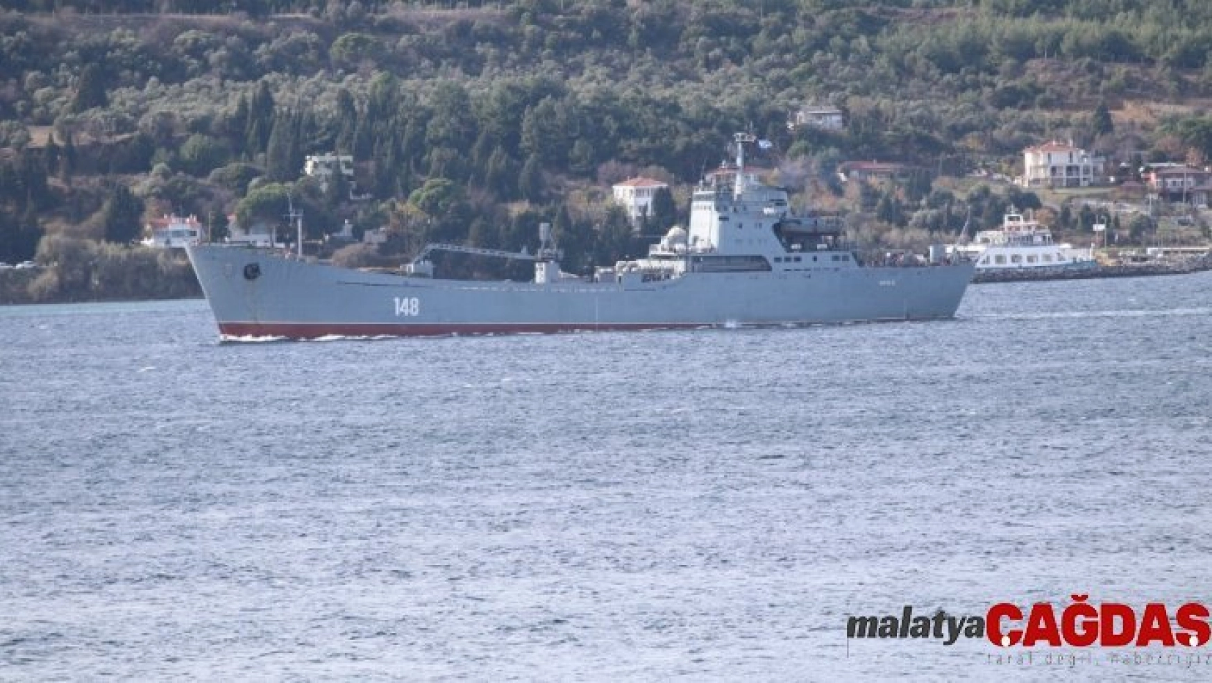 Rus donanmasına ait 2 savaş gemisi Çanakkale Boğazı'ndan geçti