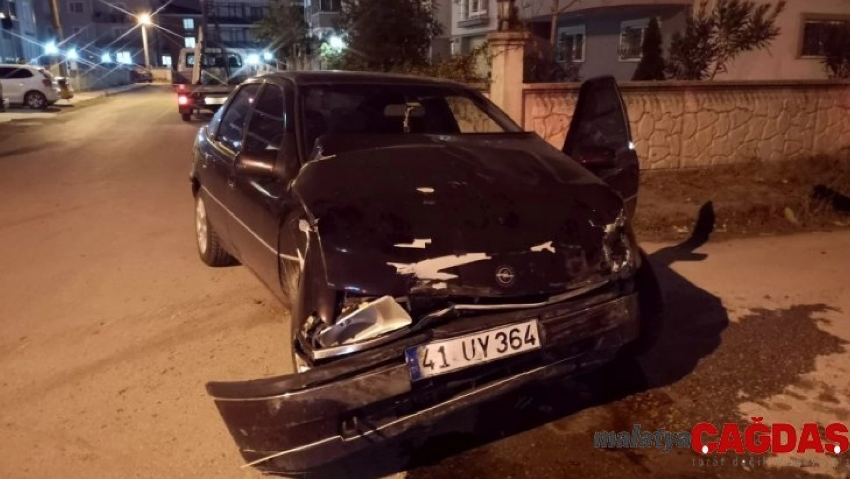 Sakarya'da trafik kazası: 1'i çocuk 3 yaralı