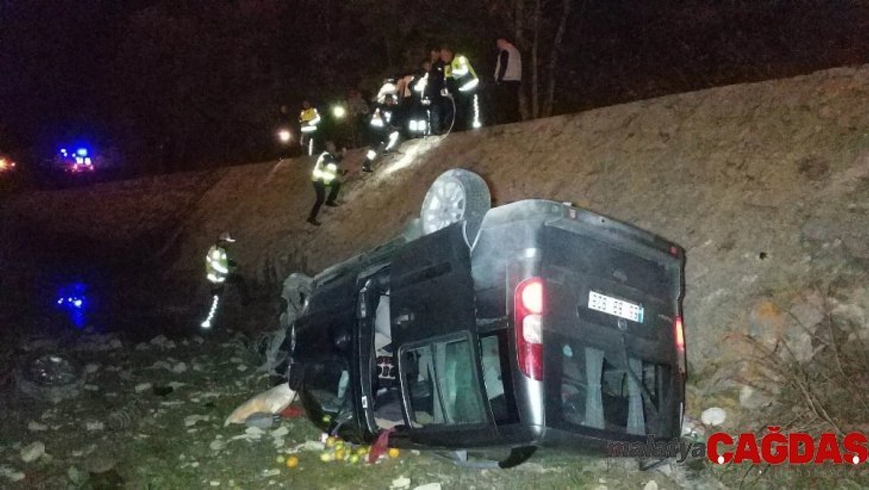 Samsun'da sürücüsü rahatsızlanan kamyonet uçurumdan yuvarlandı: 2 yaralı