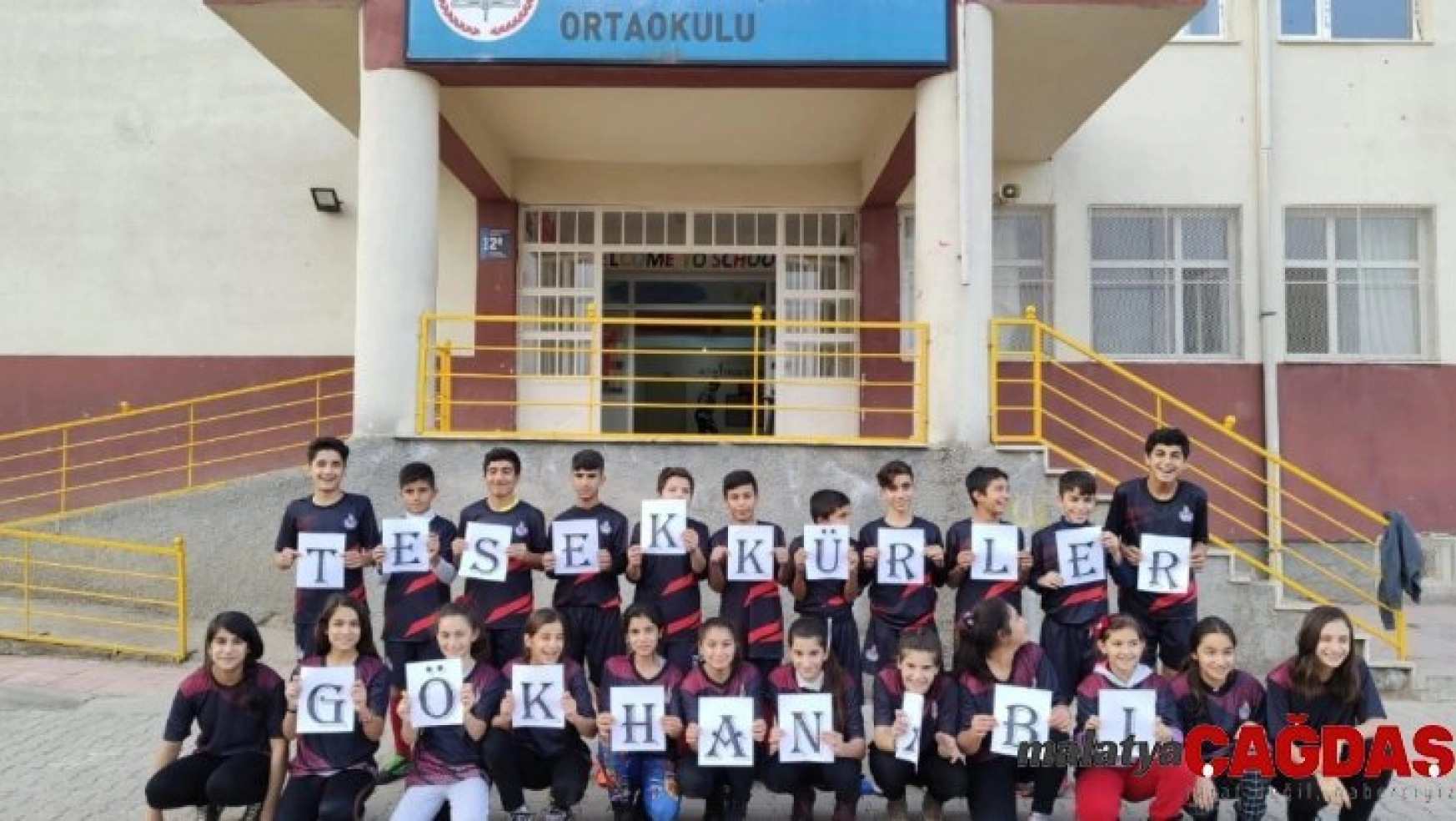 Samsunspor'dan Silopili öğrencilere forma hediyesi