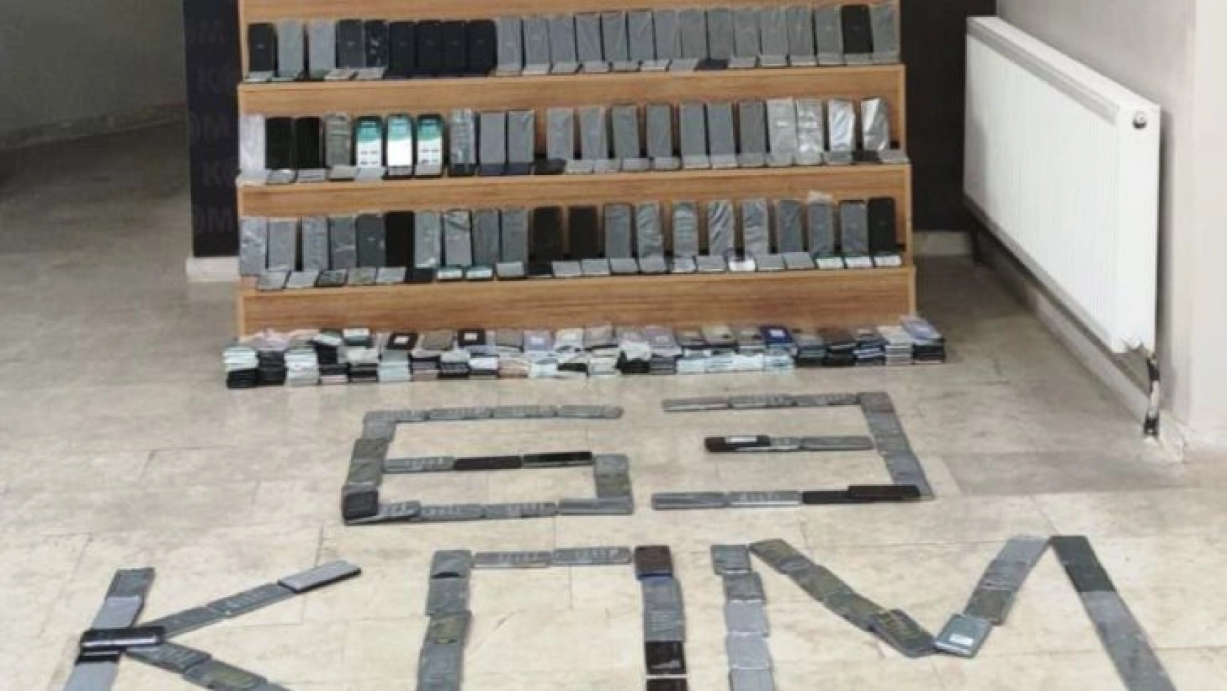 Şanlıurfa'da 470 adet gümrük kaçağı cep telefonu ele geçirildi