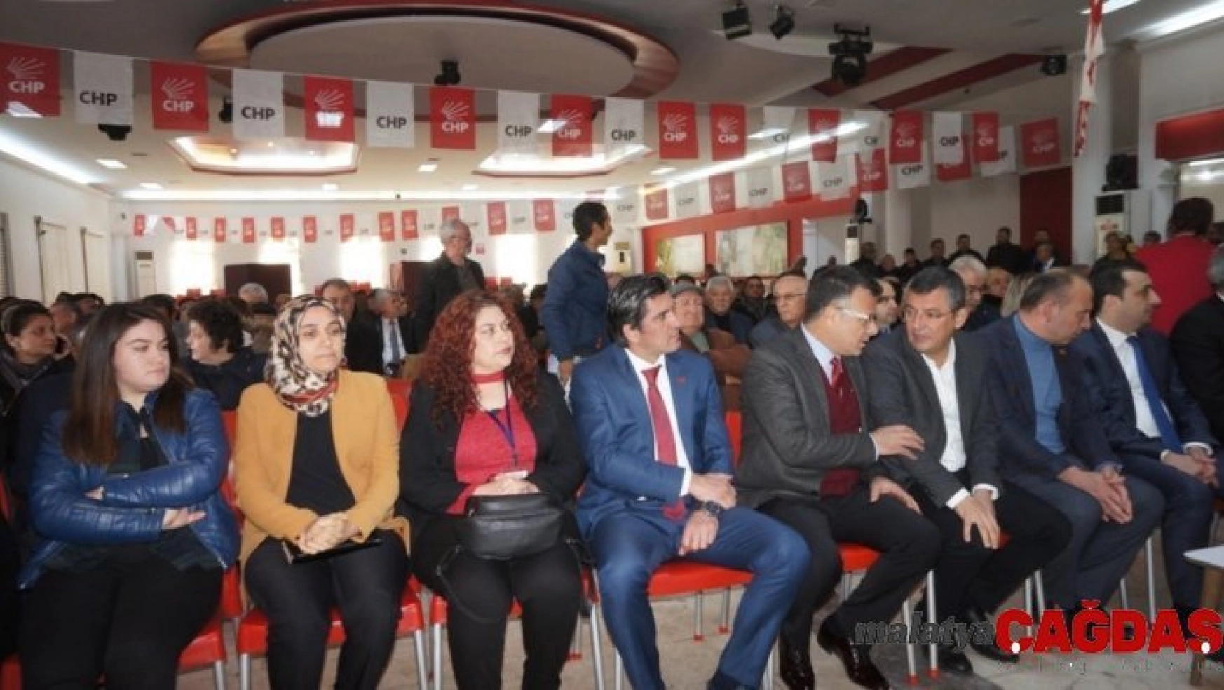 Sarıgöl CHP'de yeni başkan Eryılmaz oldu