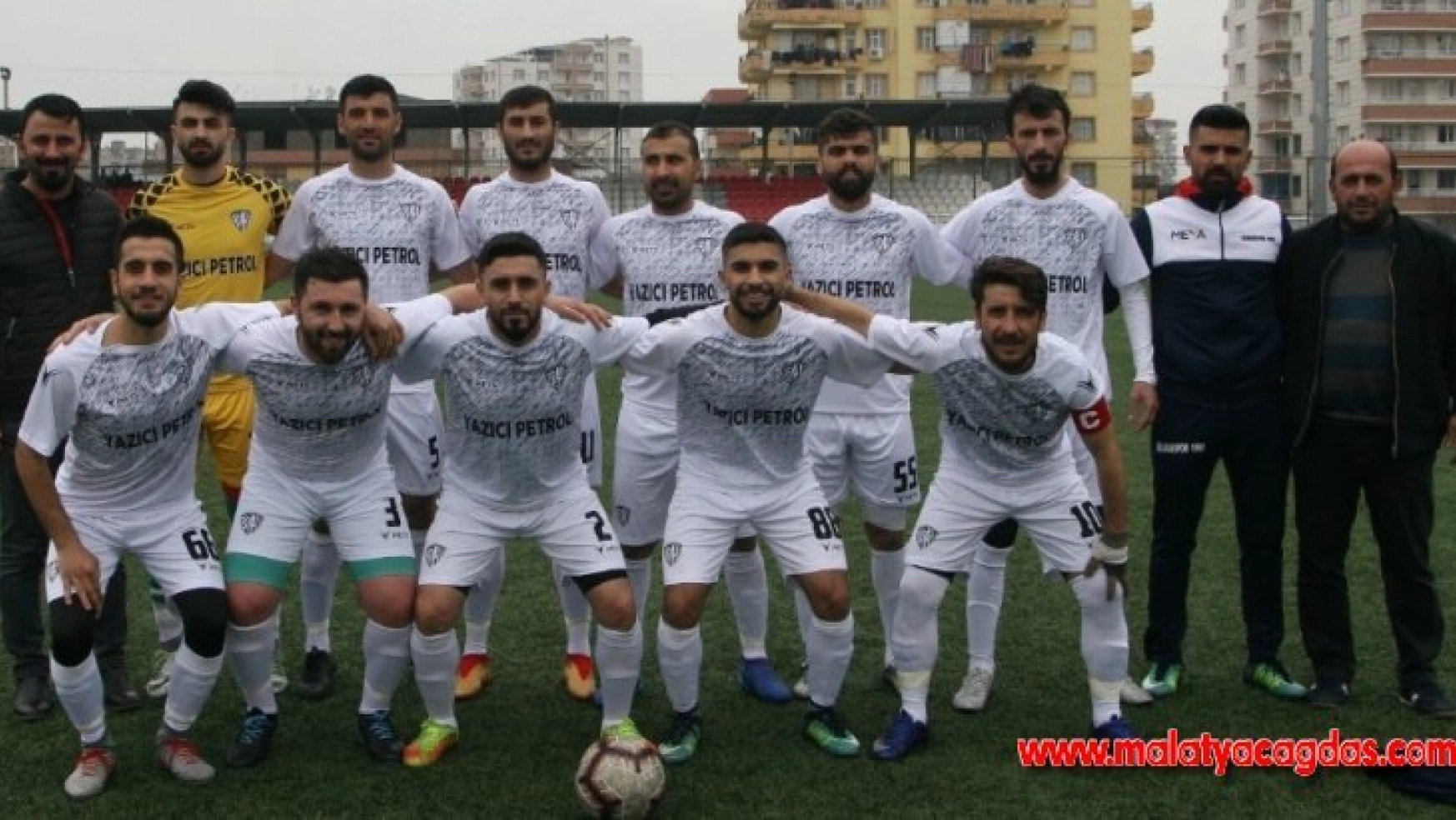 Silvan Aslanspor Çamlıca Gençlikspor'u 4-0 mağlup etti