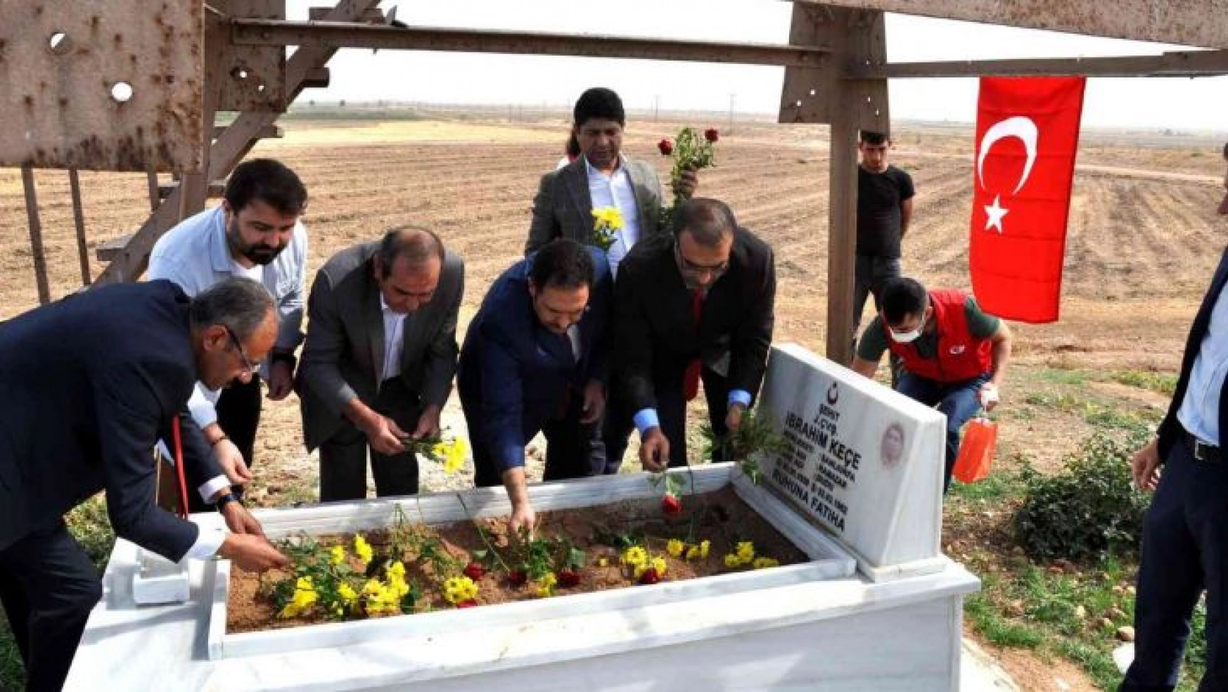 Sınırda 59 yıl sonra bulunan şehidin mezarı onarıldı