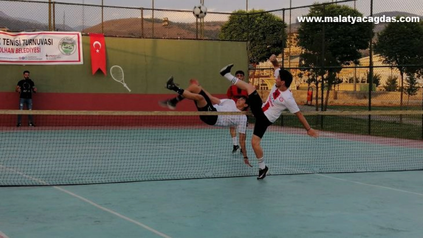 Solhan'da 'Ayak Tenisi Turnuvası' düzenlendi
