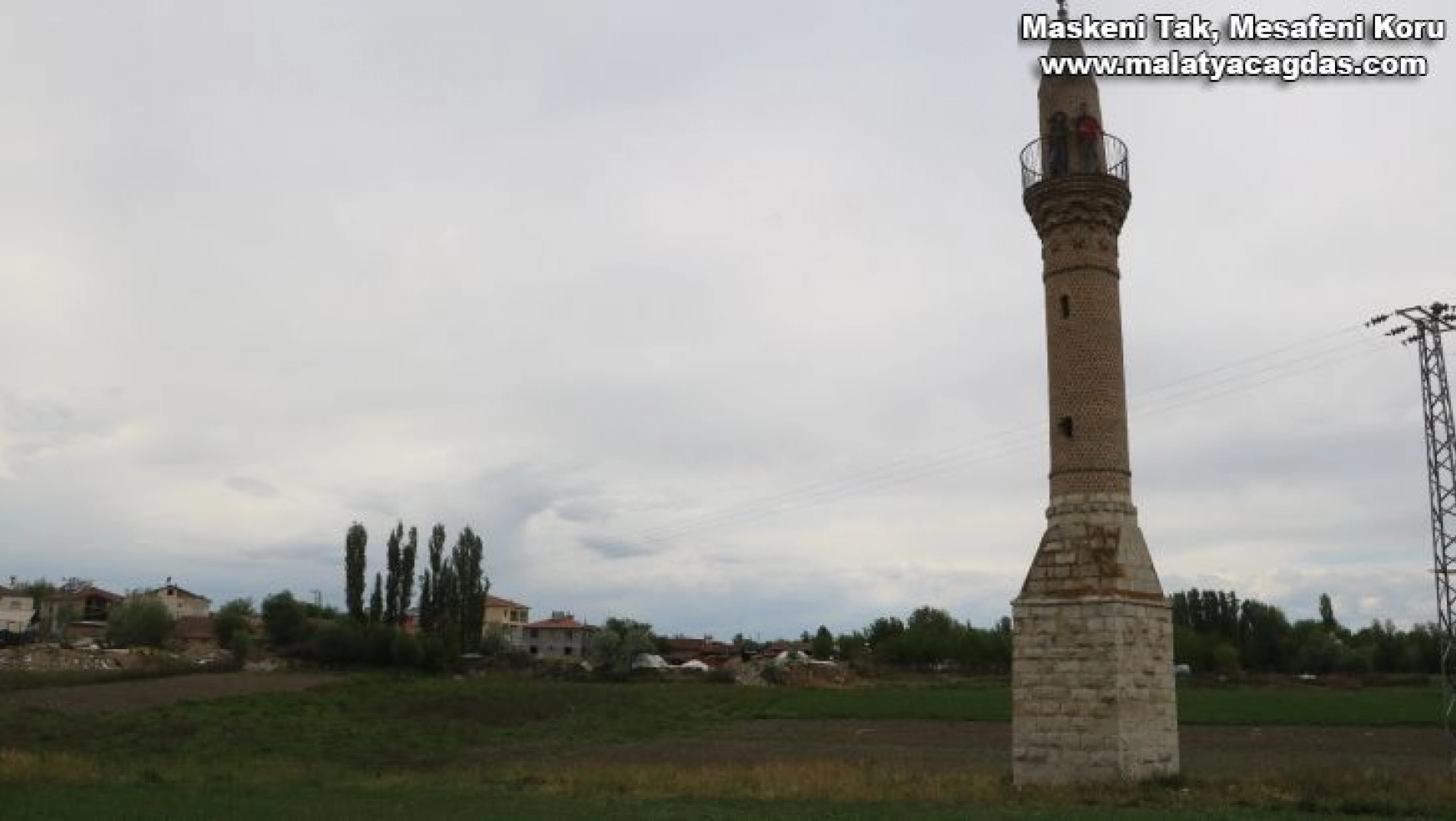 Sular altında kalan köyün yalnız minaresi