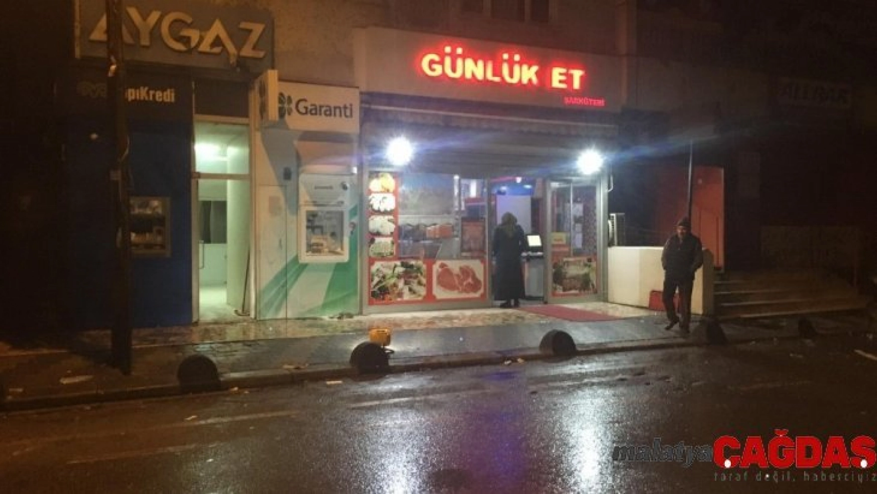 Sultanbeyli'de 3 ATM ateşe verildi