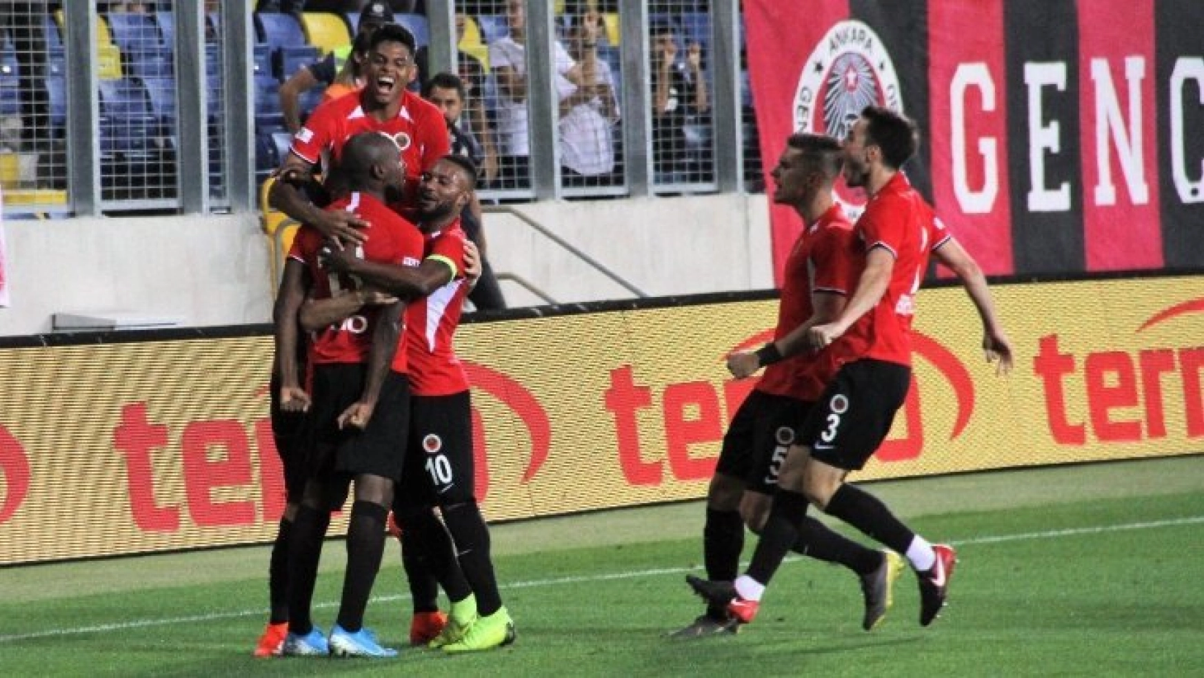Süper Lig: Gençlerbirliği: 1 - Medipol Başakşehir: 0 (İlk yarı)
