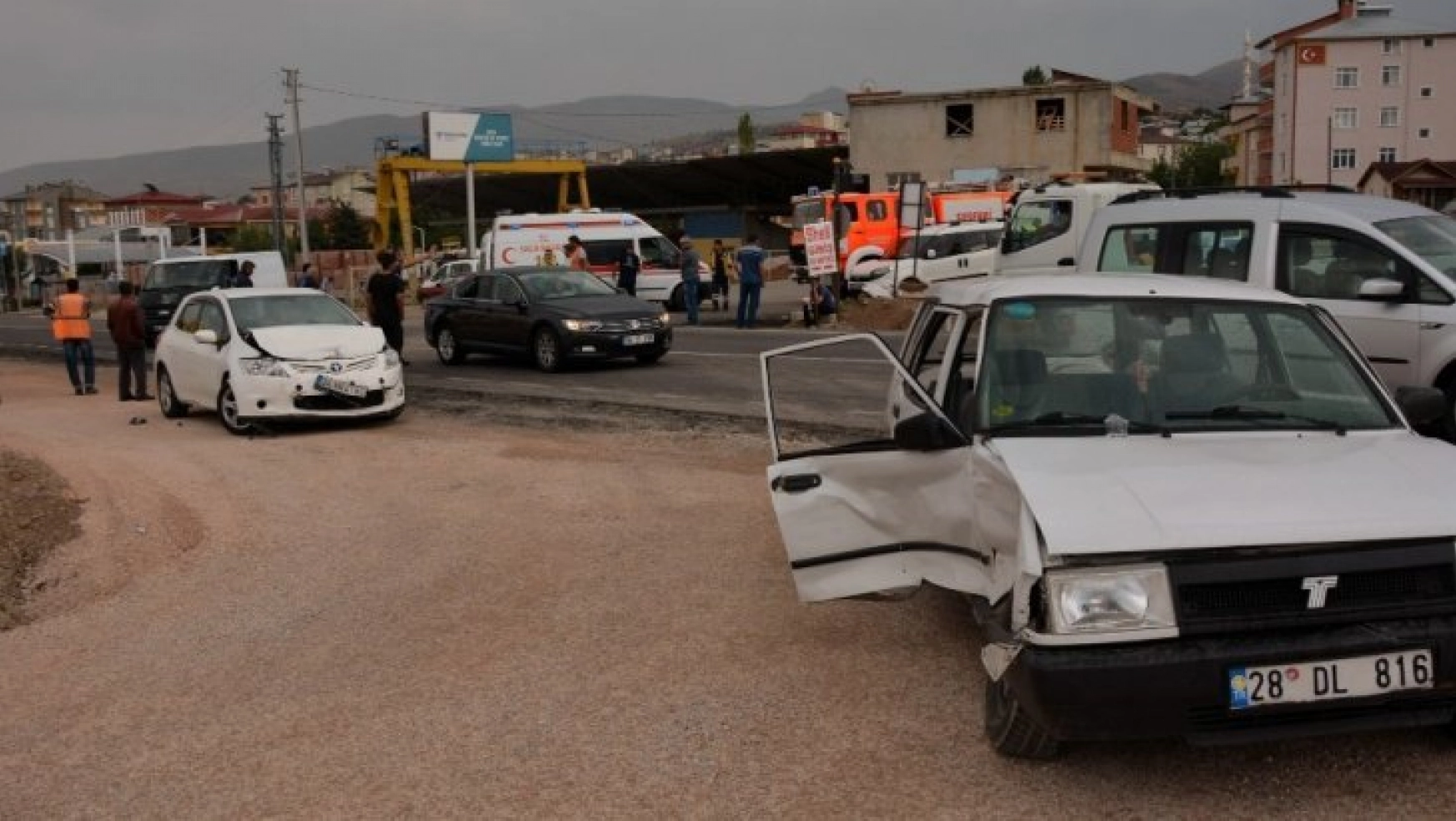 Suşehri'nde trafik kazası: 3 yaralı