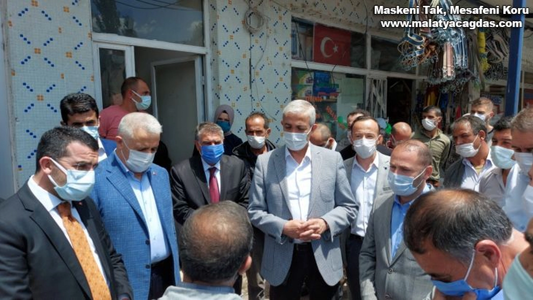 Susuzlular AK Parti milletvekillerini bağrına bastı