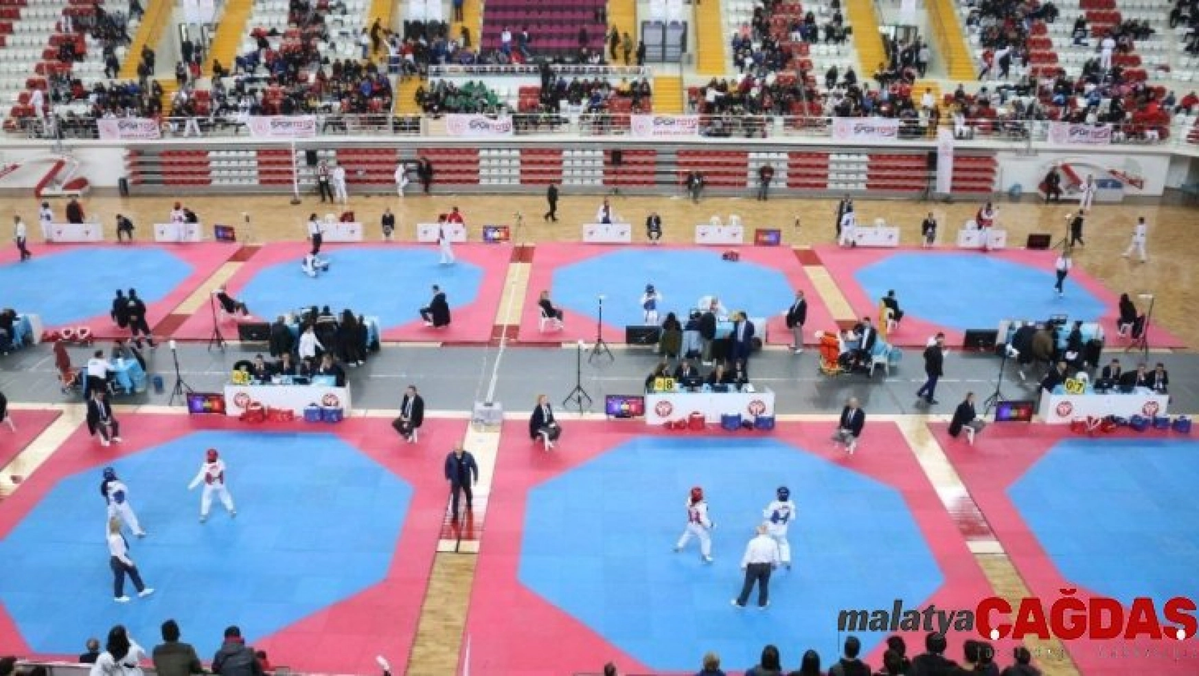 Taekwondo Türkiye Şampiyonası Sivas'ta başladı
