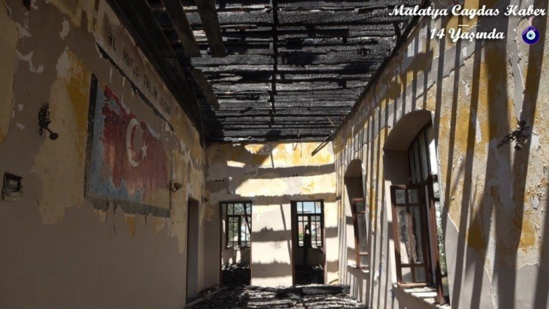 Tarihi yanan okul restore edilecek