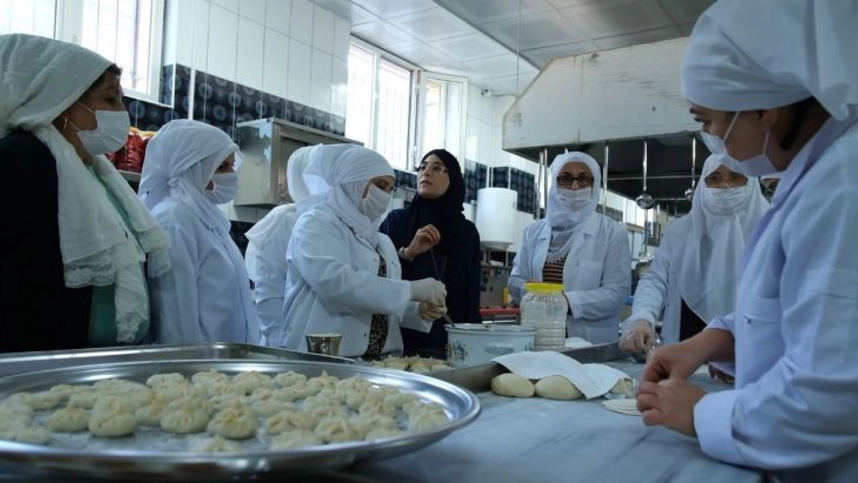 Tarım şehri Şanlıurfa'da kadınlar iş başında