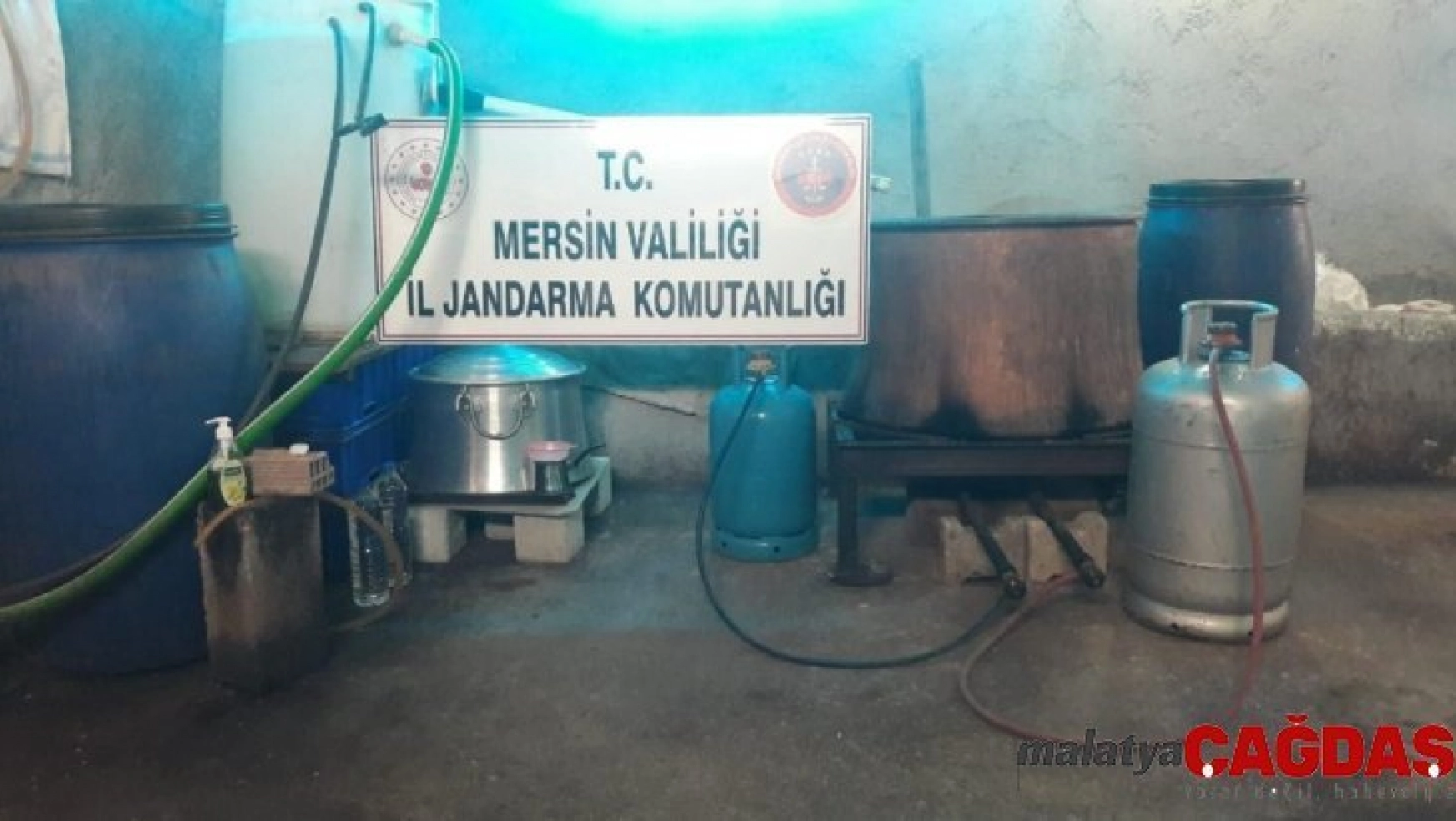 Tarsus'ta 540 litre kaçak içki ele geçirildi