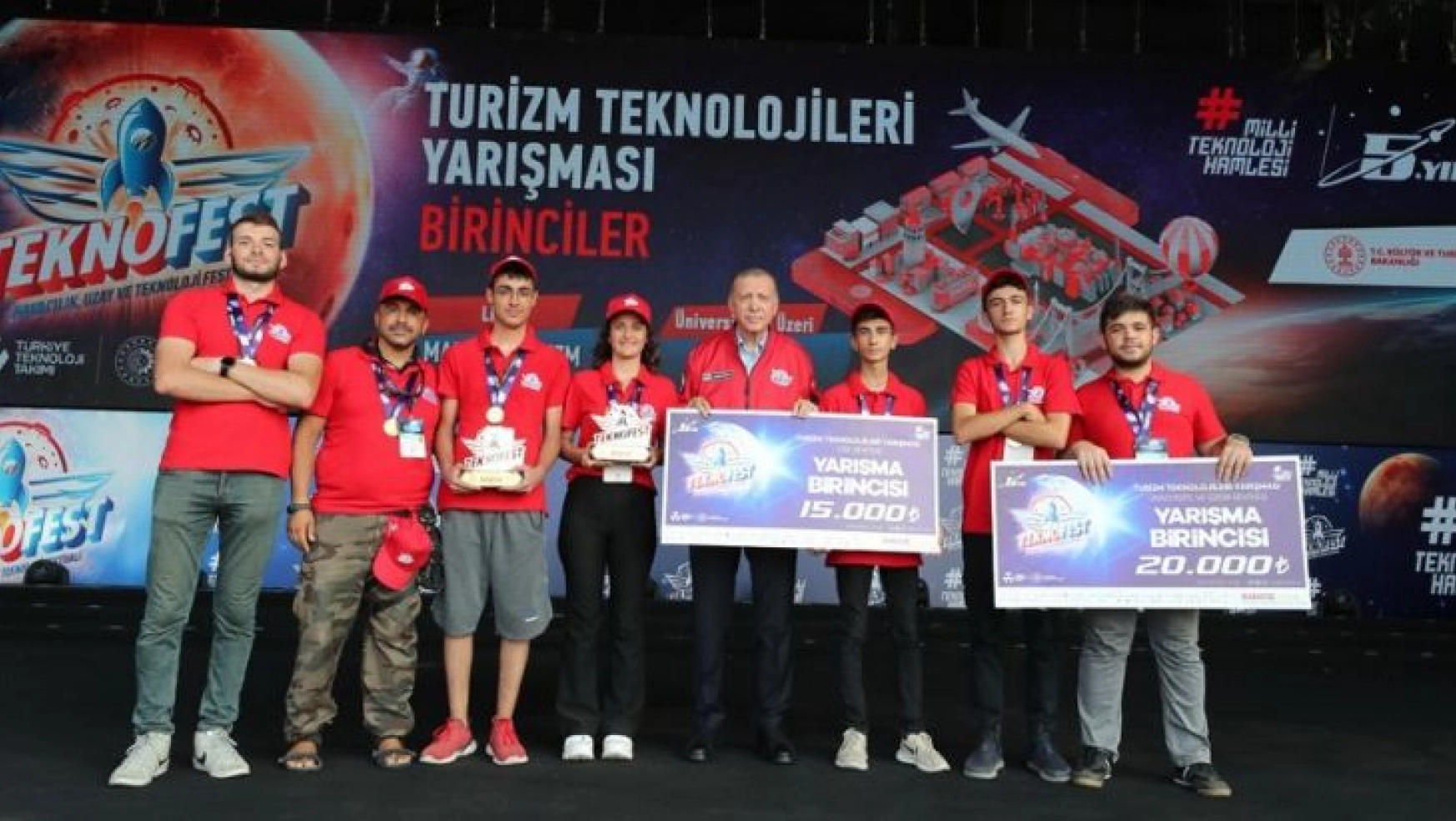TEKNOFEST 'Turizm Teknolojileri' kategorisinde birincilik HKÜ'lü öğrencilerin
