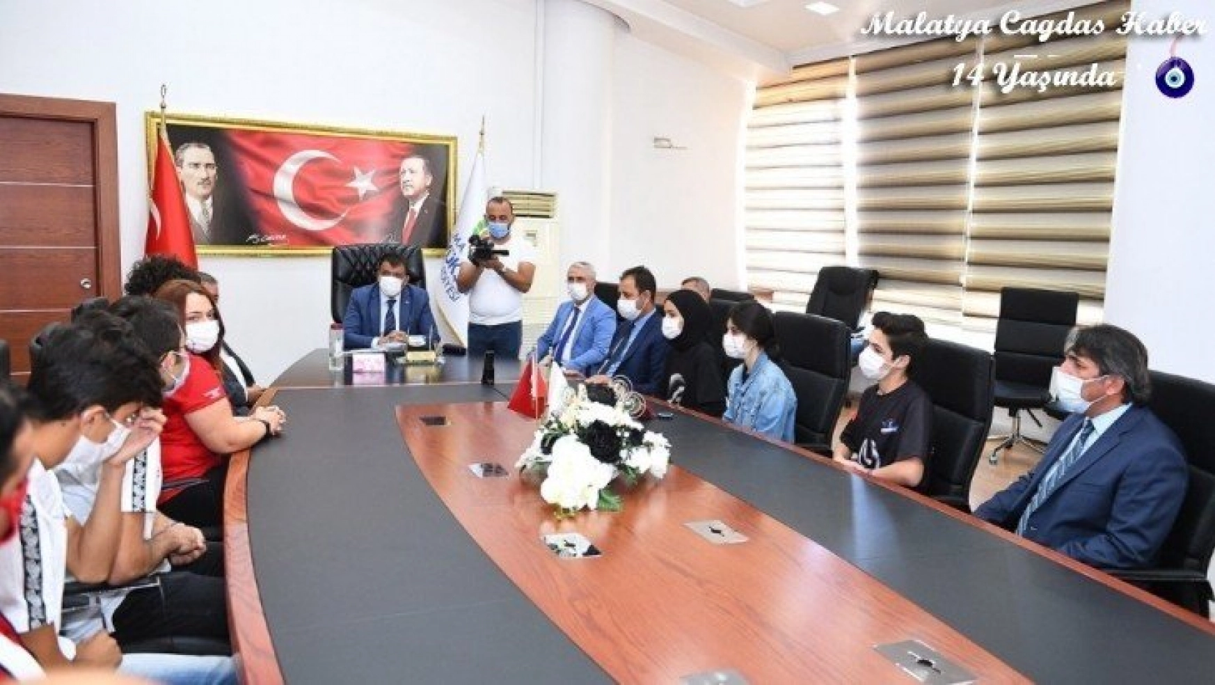Ödül kazanan öğrencilerden Başkan Gürkan'a ziyaret