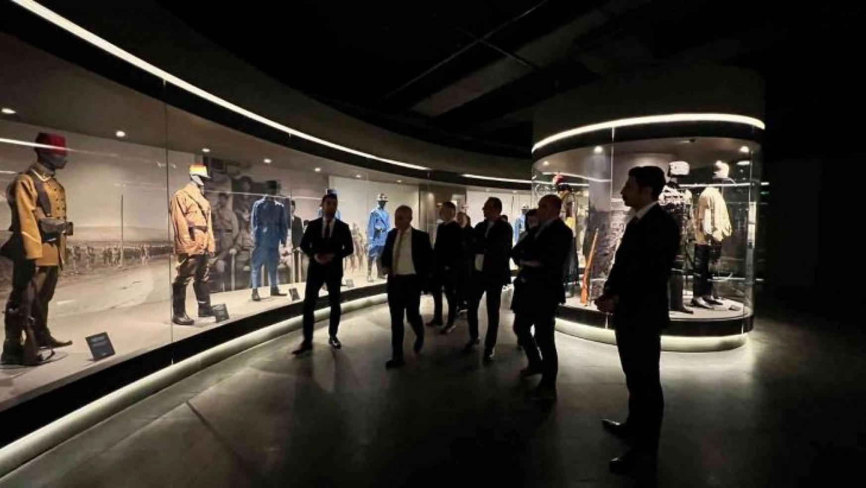 TFF yöneticileri Panorama 25 Aralık Müzesi'ni ziyaret etti